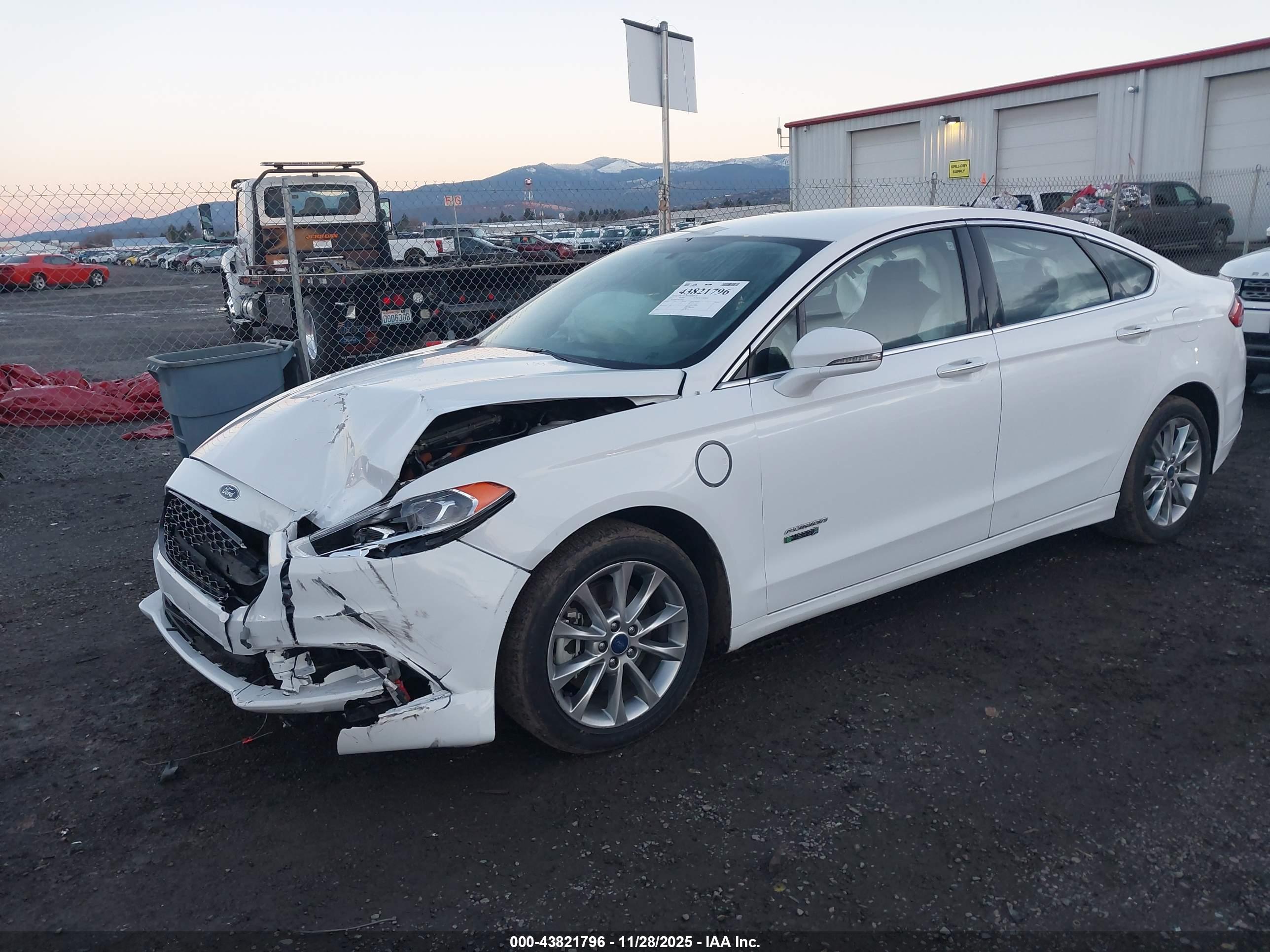 FORD FUSION image 2
