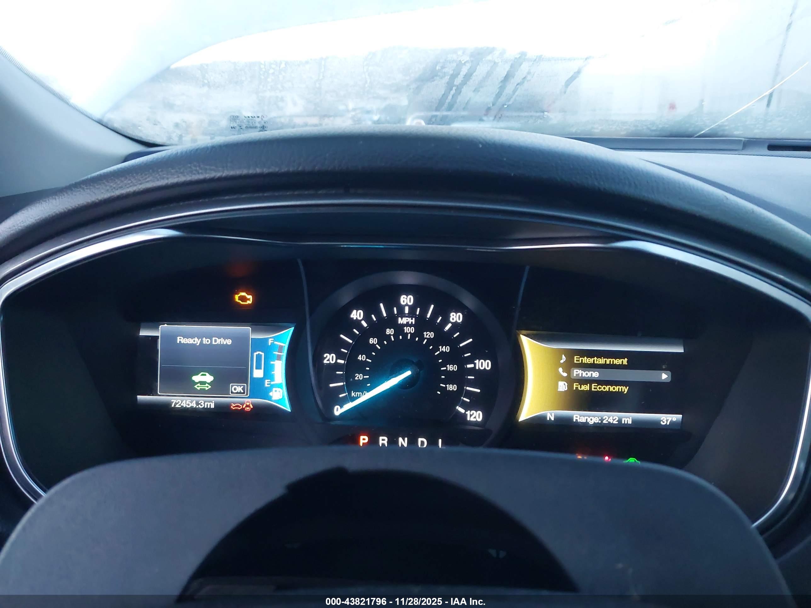 FORD FUSION image 7