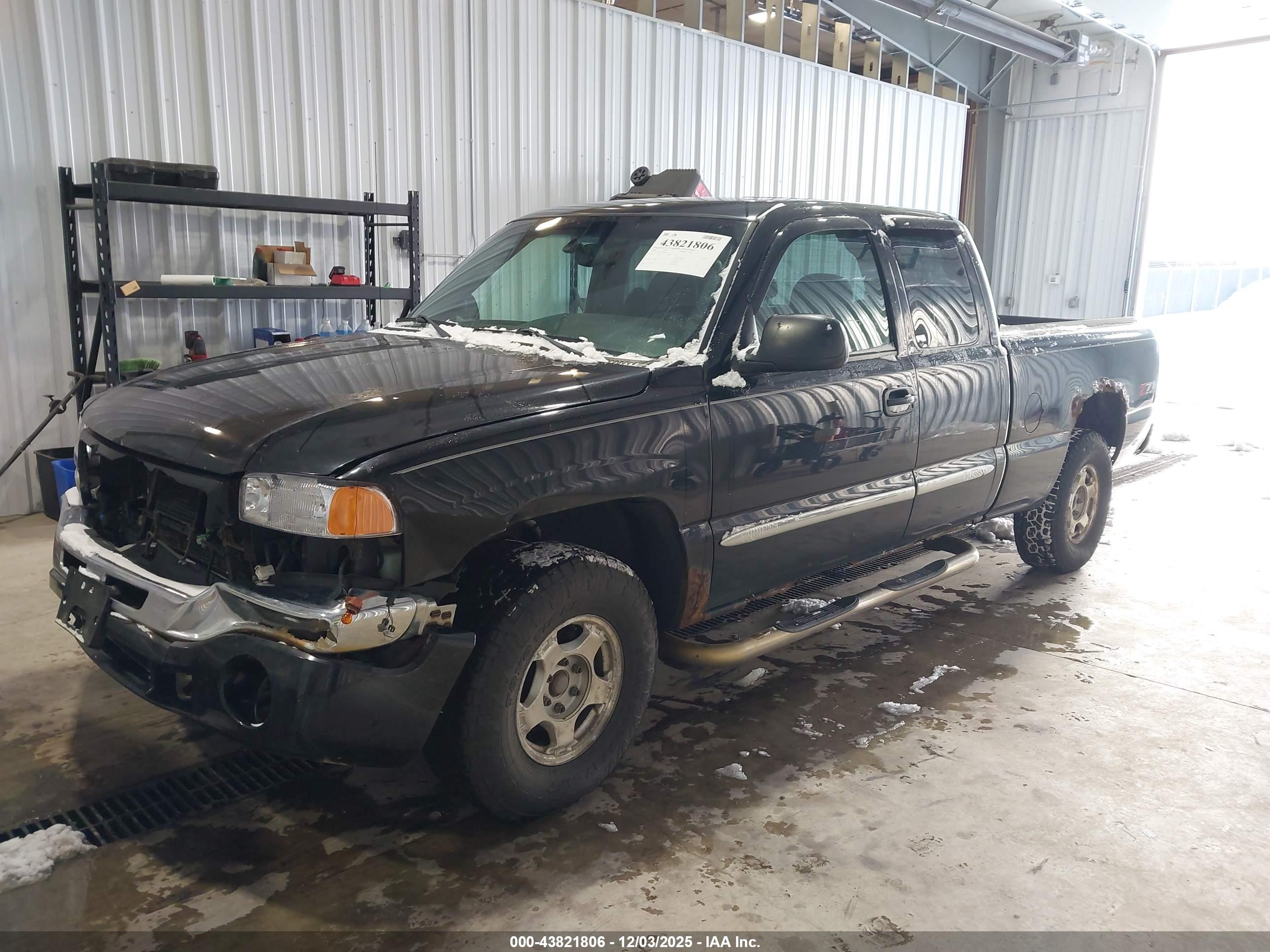 GMC SIERRA image 2