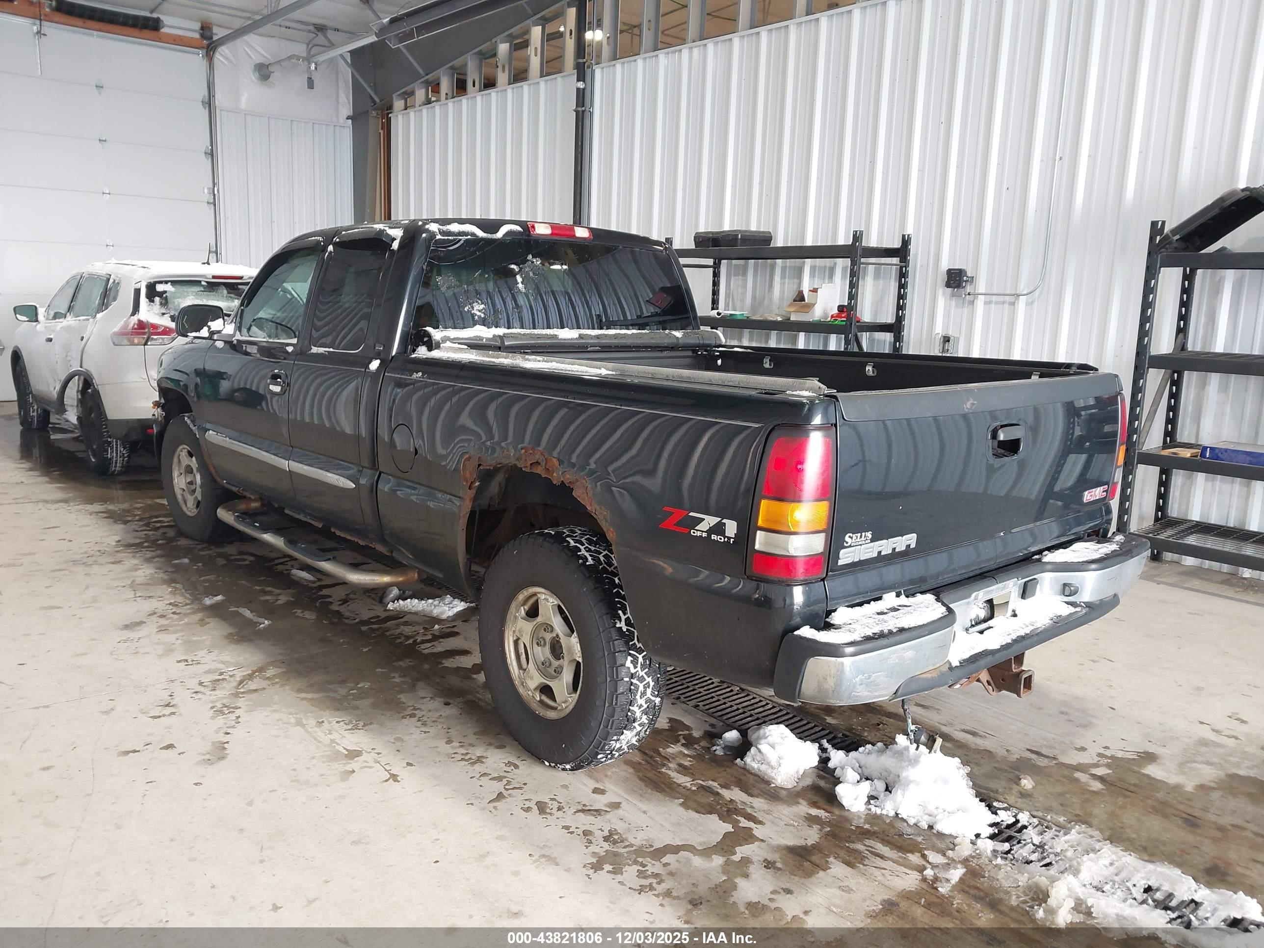 GMC SIERRA image 3