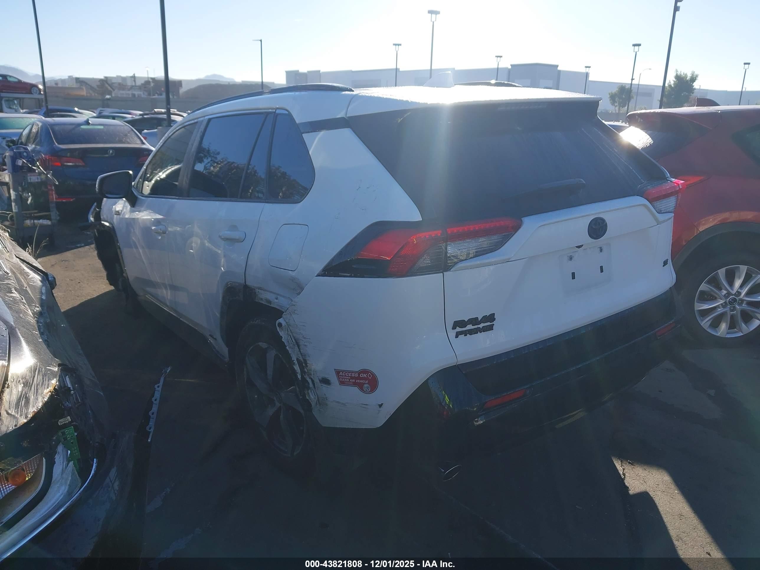 TOYOTA RAV4 image 3