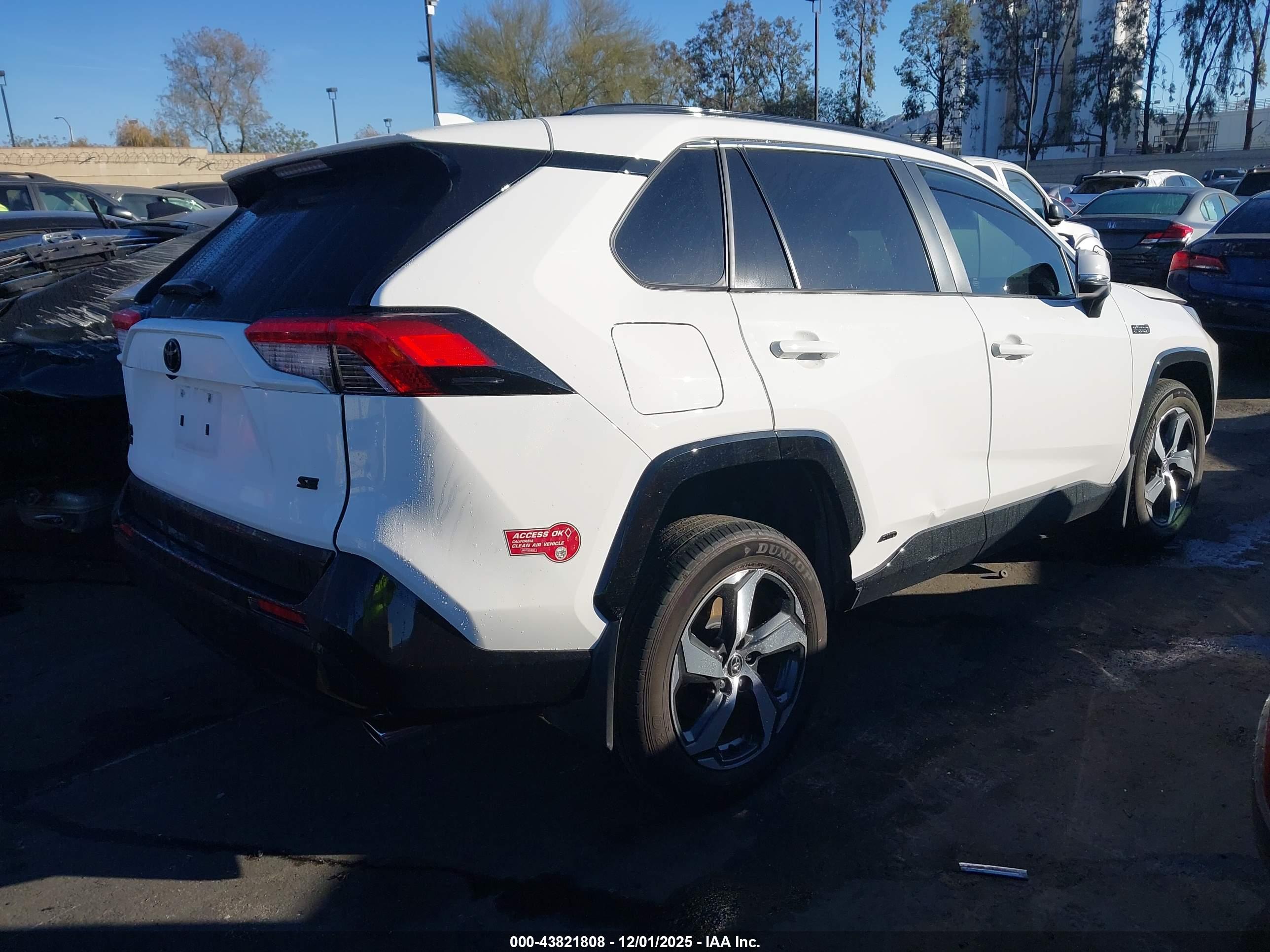 TOYOTA RAV4 image 4
