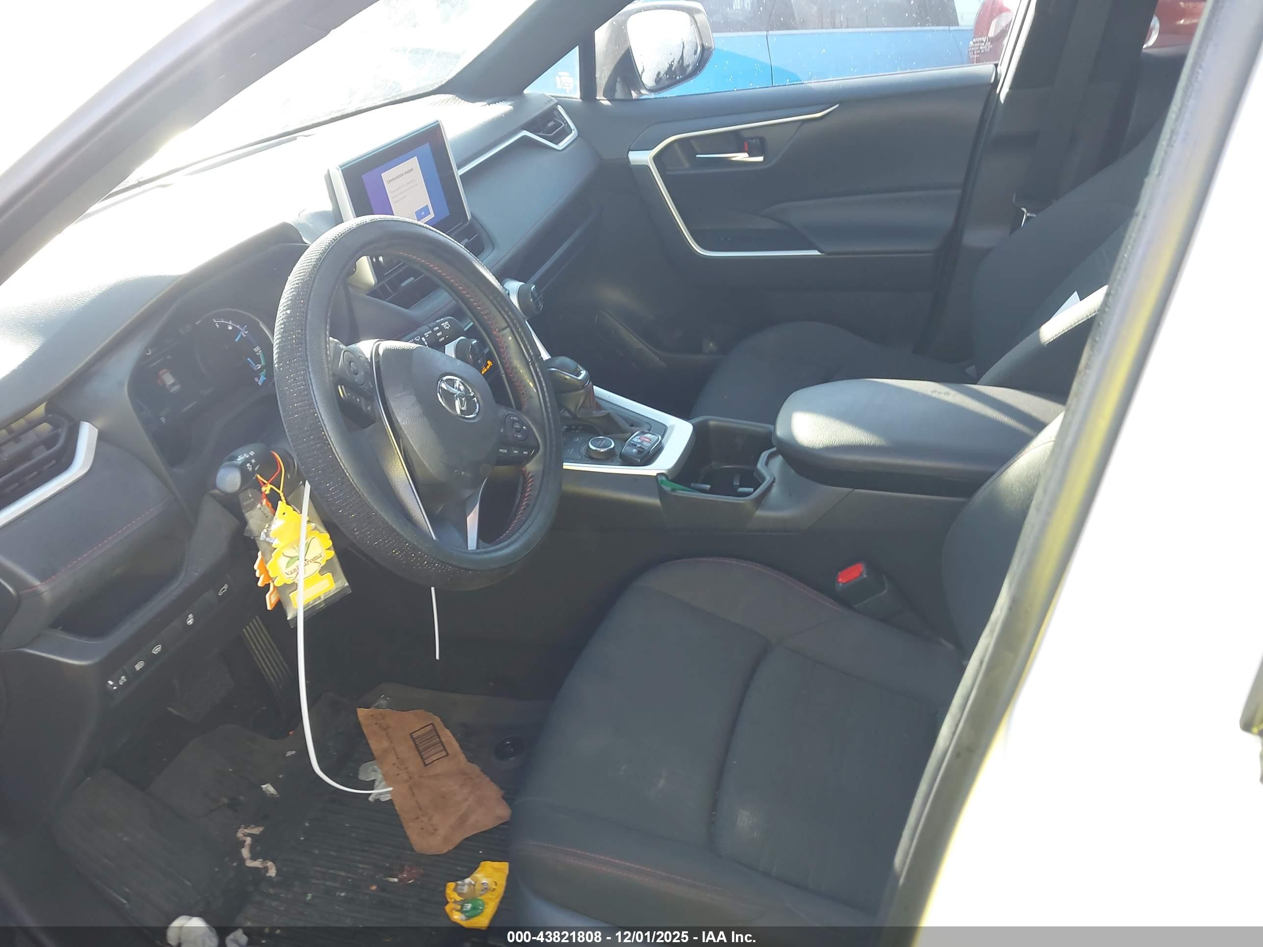 TOYOTA RAV4 image 5