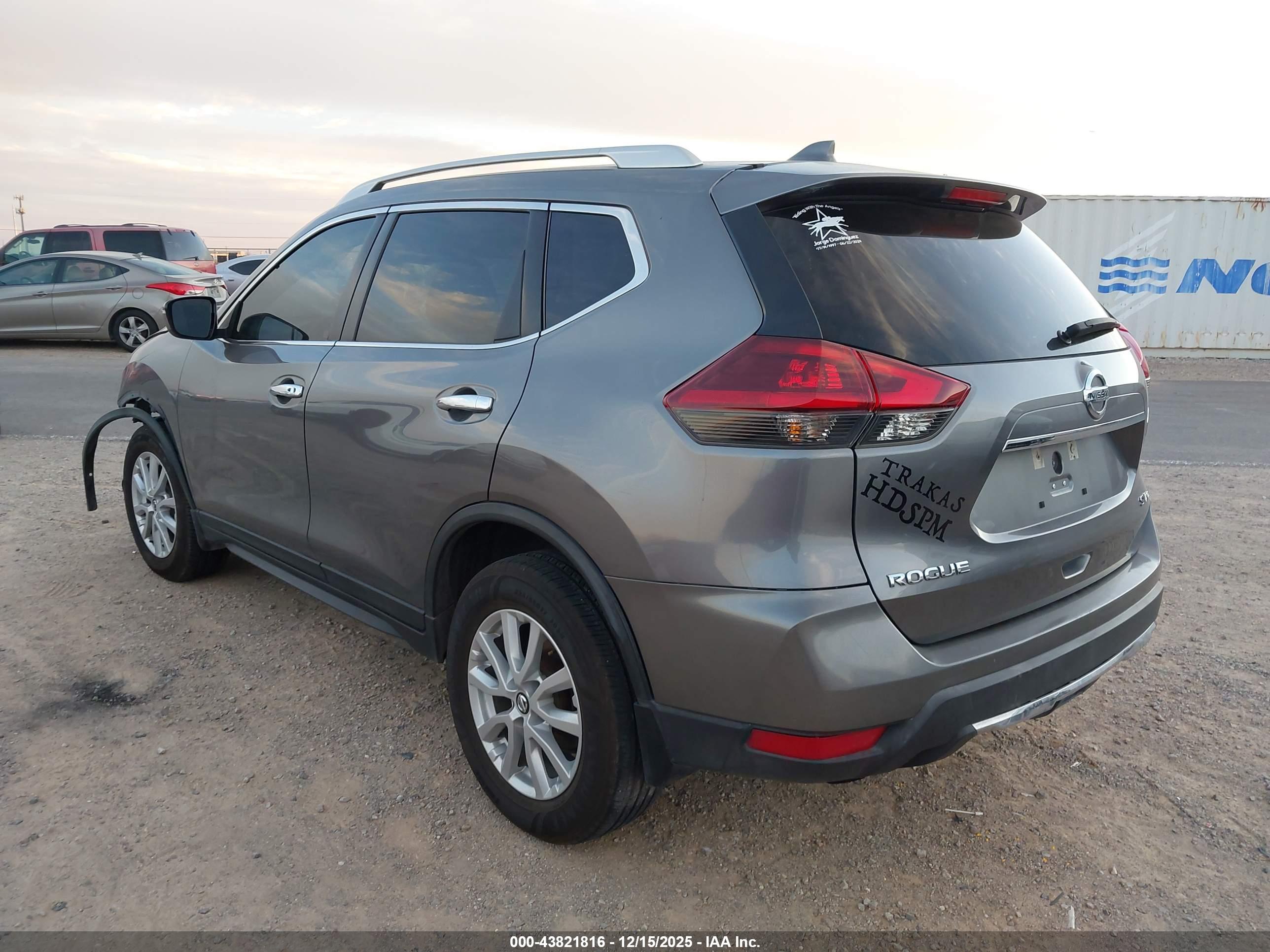 NISSAN ROGUE image 3