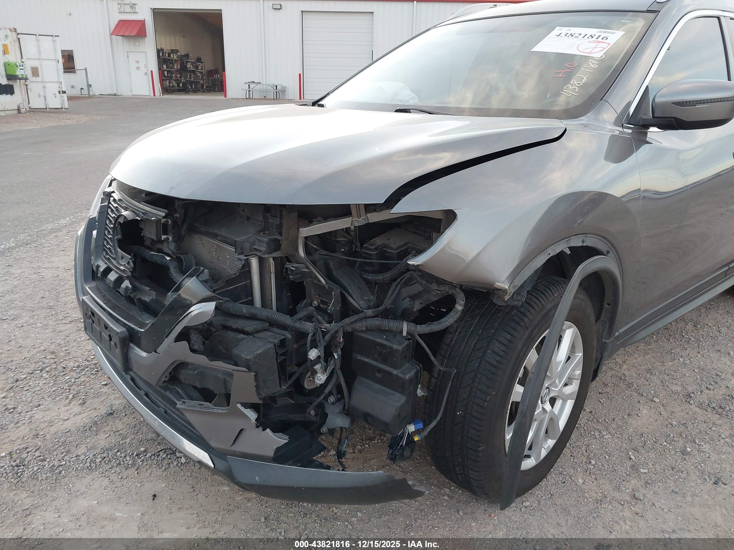 NISSAN ROGUE image 6