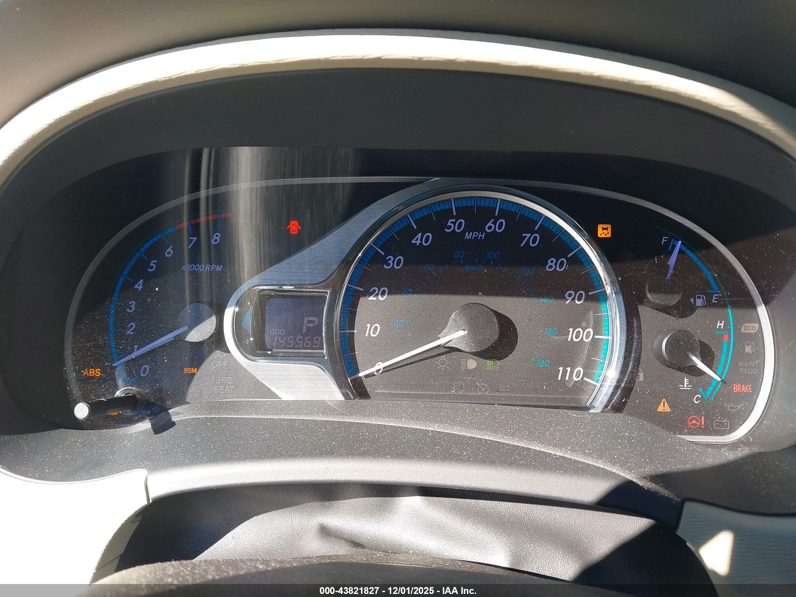 TOYOTA SIENNA image 7