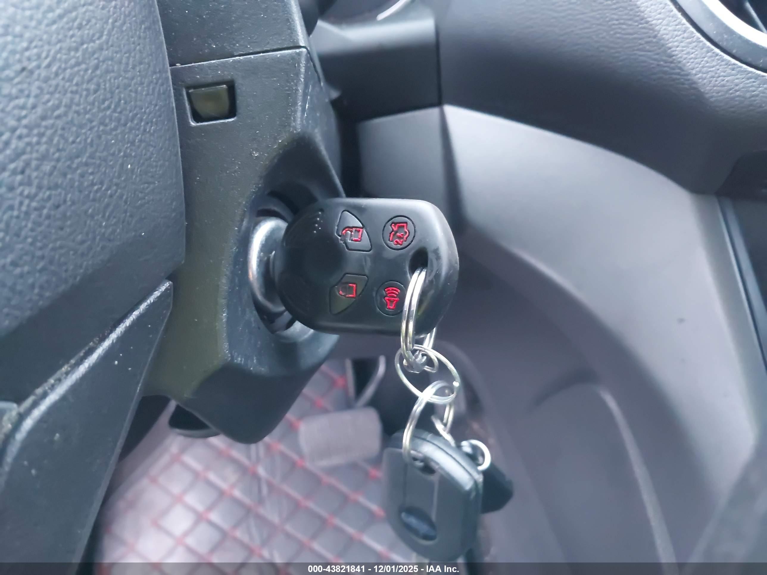 FORD ESCAPE image 11