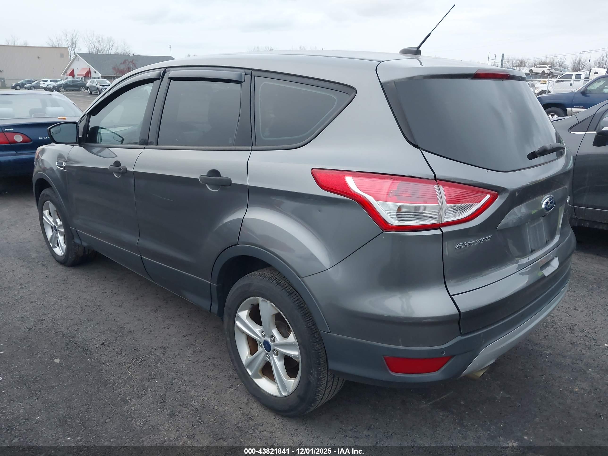 FORD ESCAPE image 3