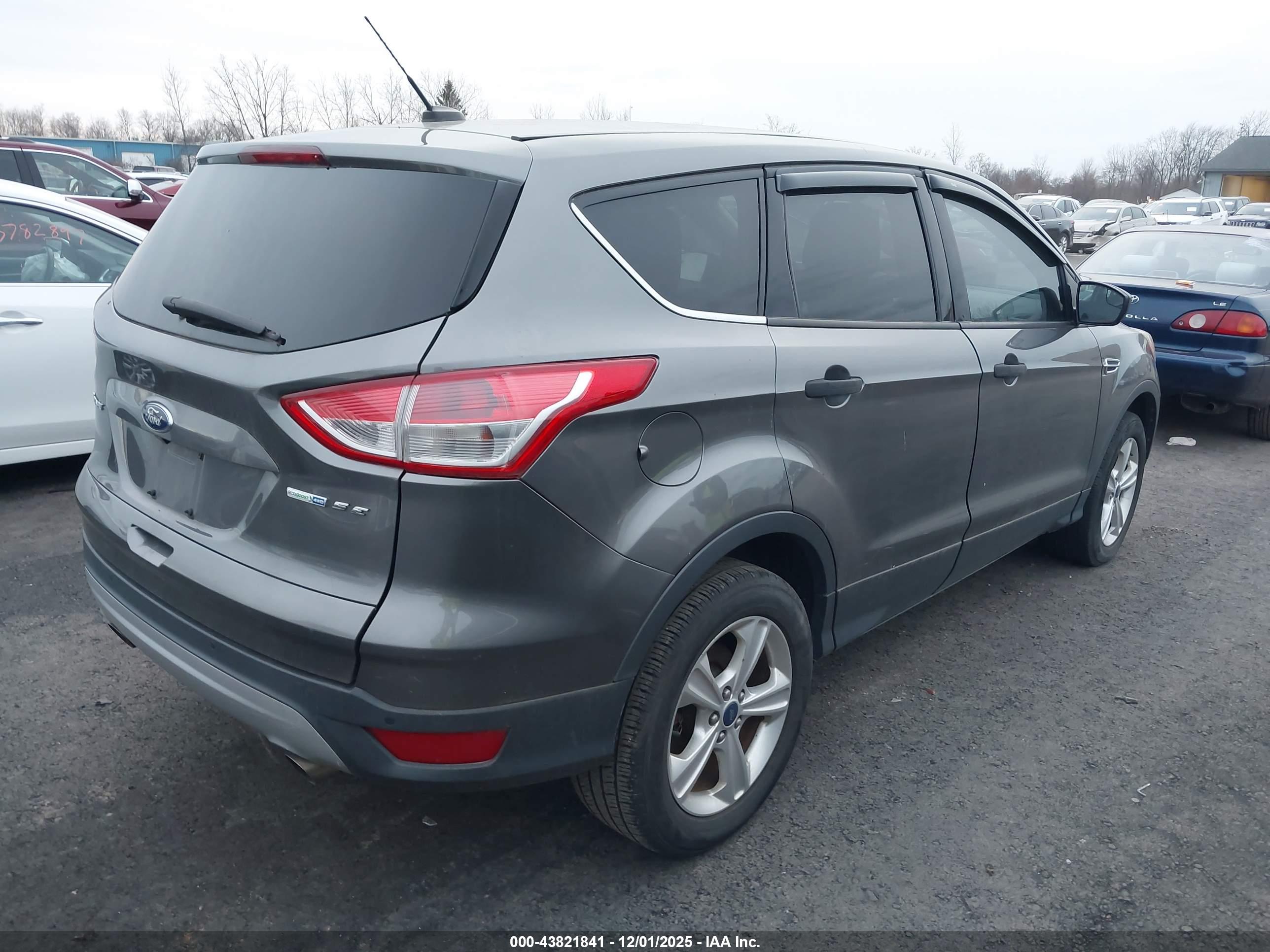 FORD ESCAPE image 4