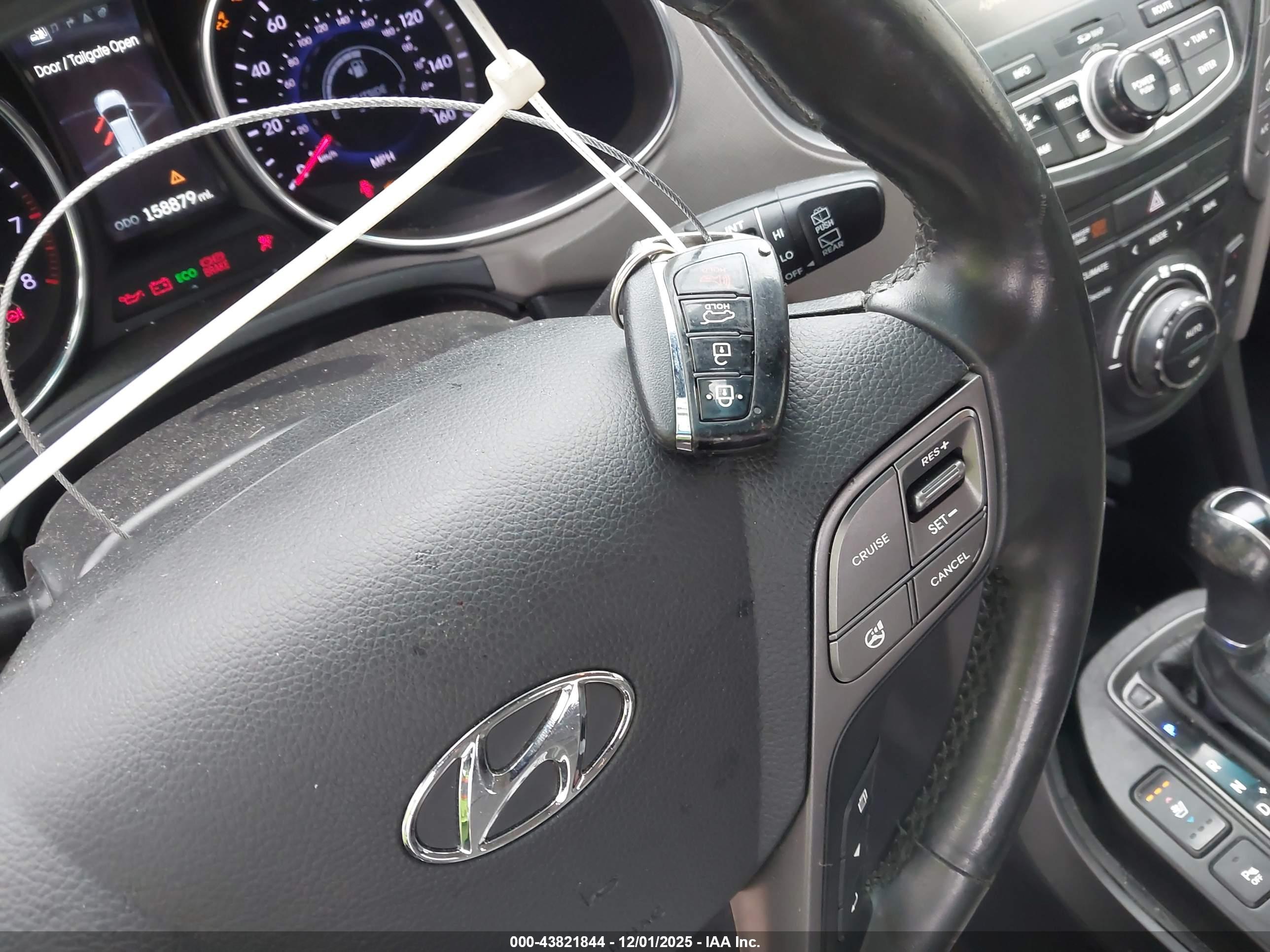 HYUNDAI SANTA image 11
