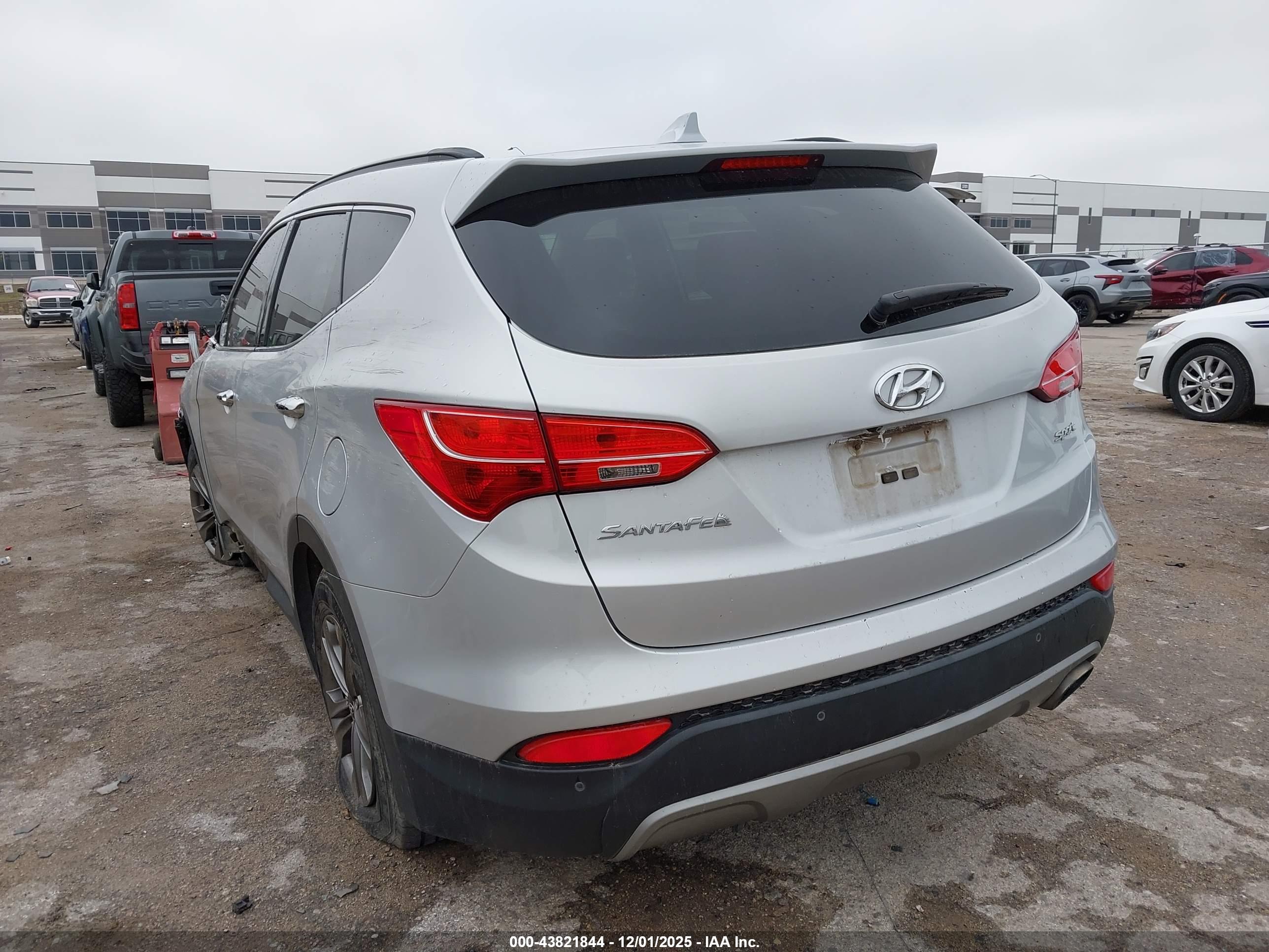 HYUNDAI SANTA image 3
