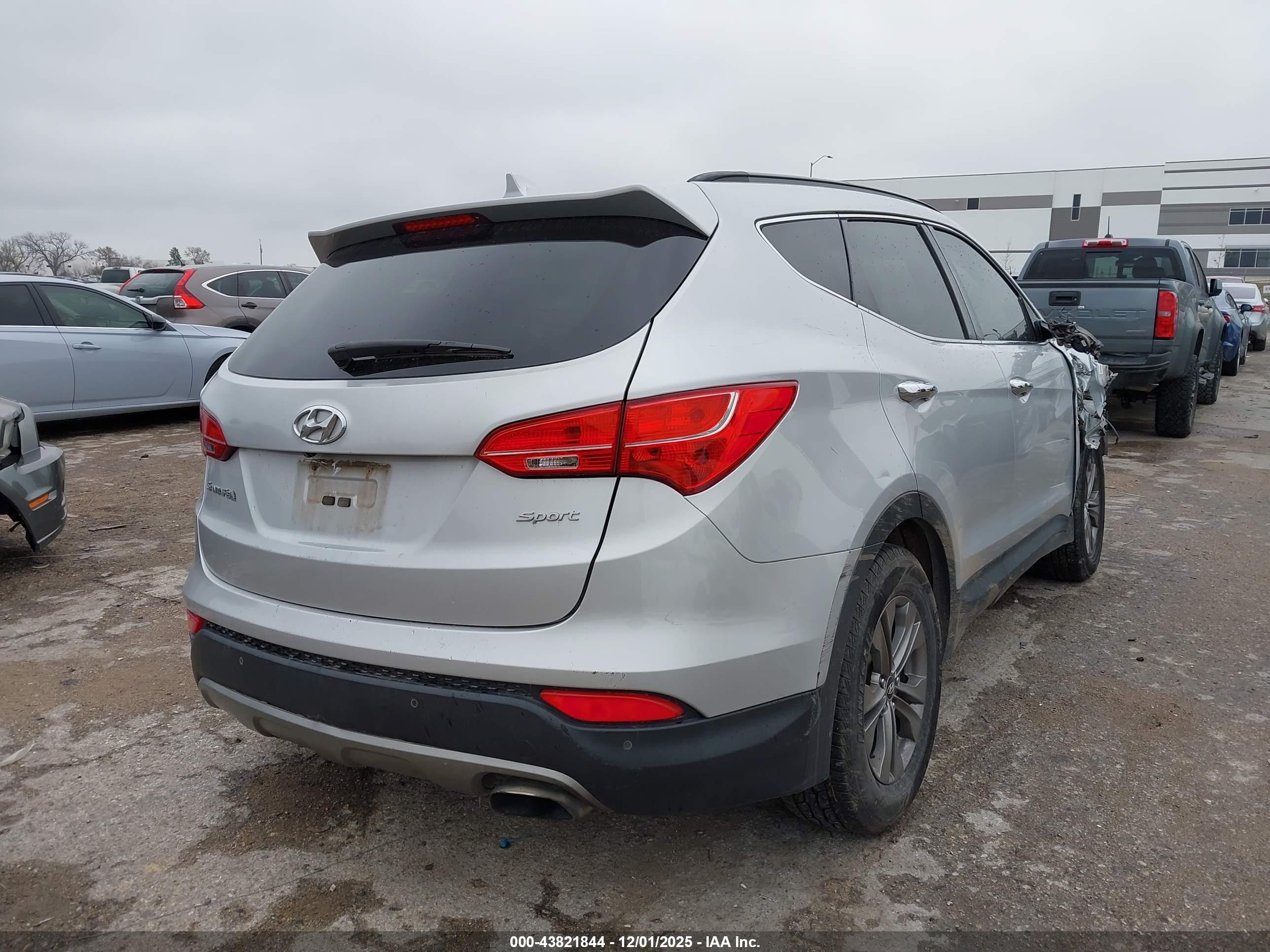 HYUNDAI SANTA image 4