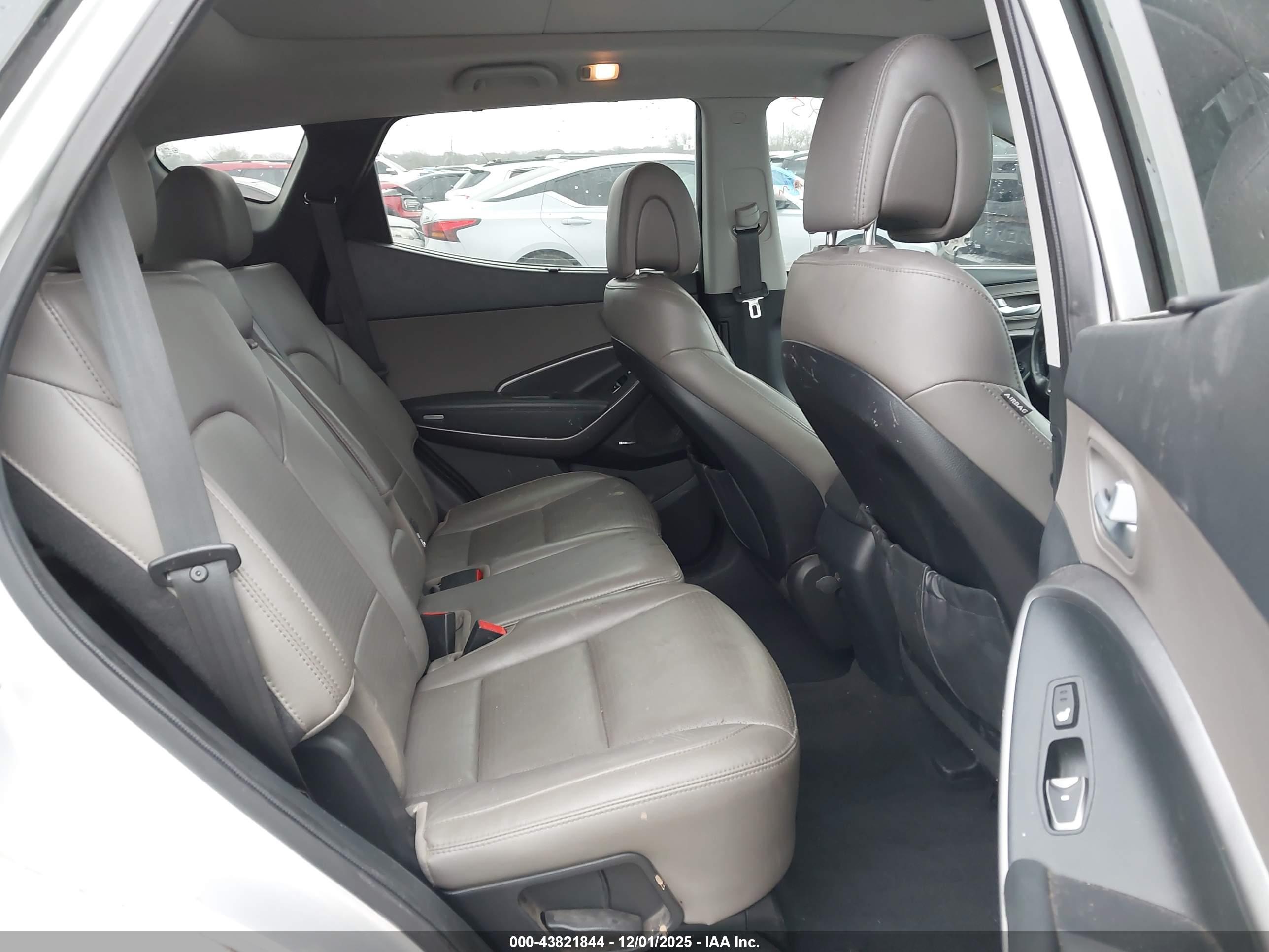 HYUNDAI SANTA image 8