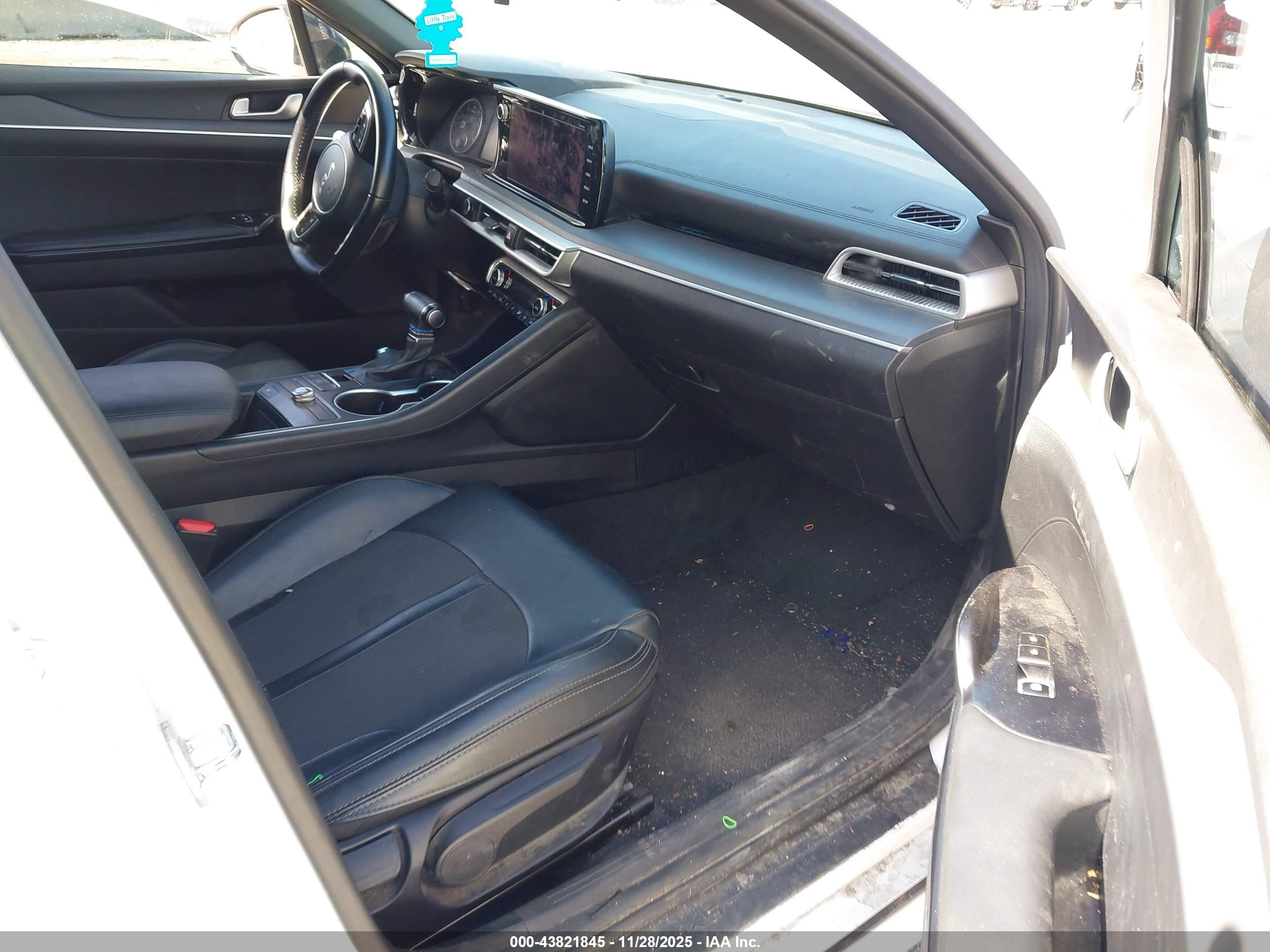KIA K5 image 5