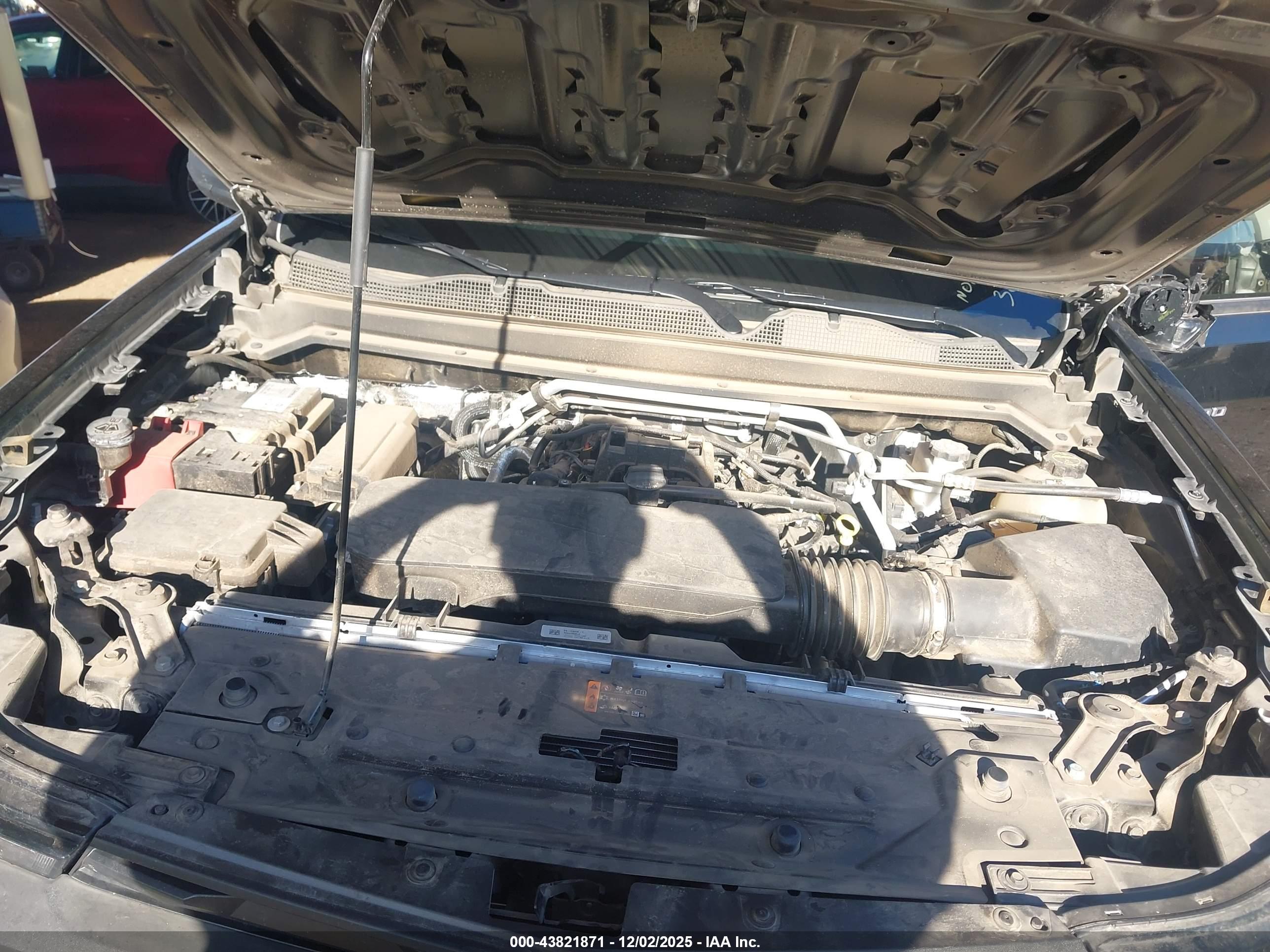 CHEVROLET COLORADO image 10