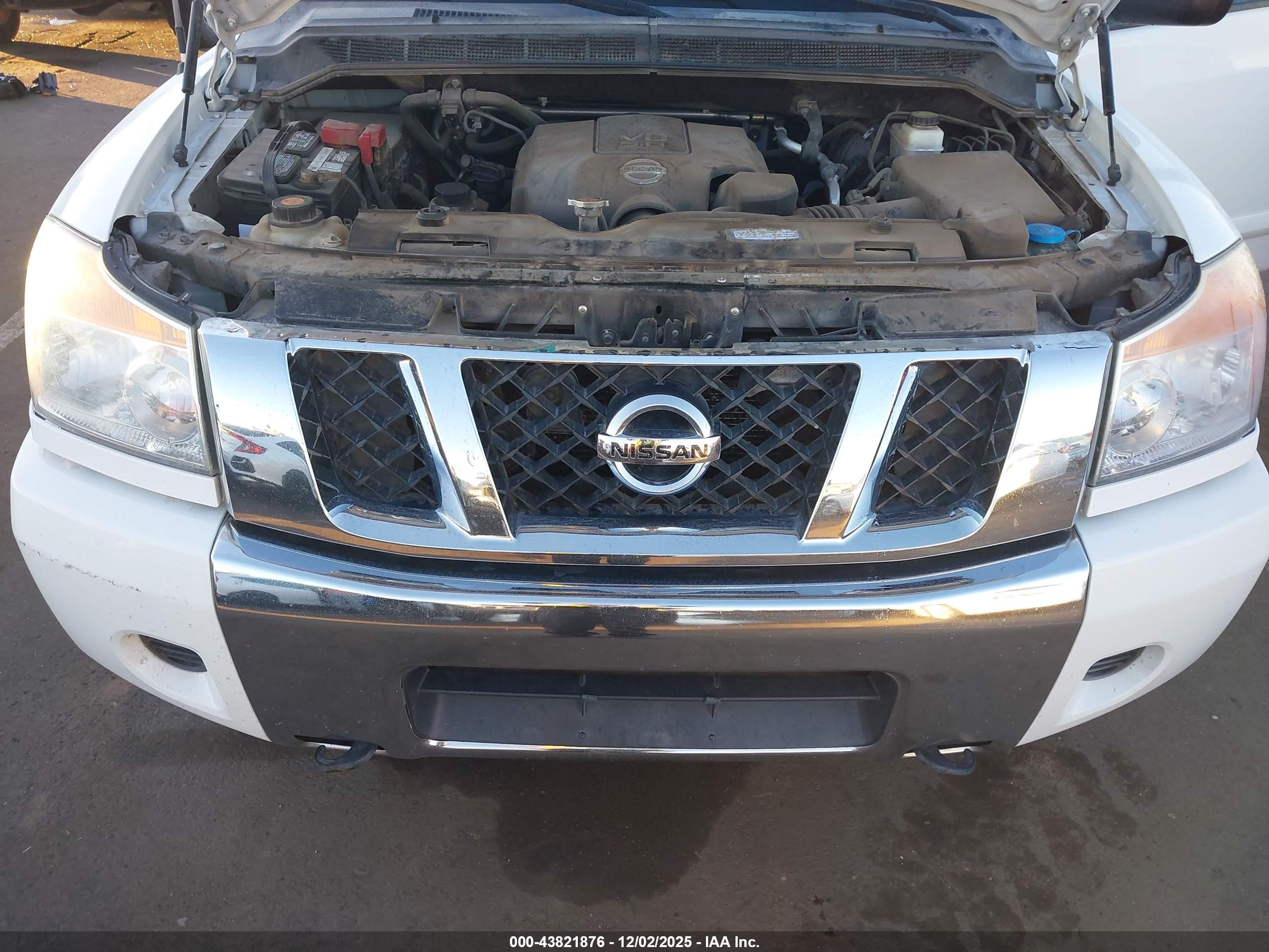 NISSAN TITAN image 10