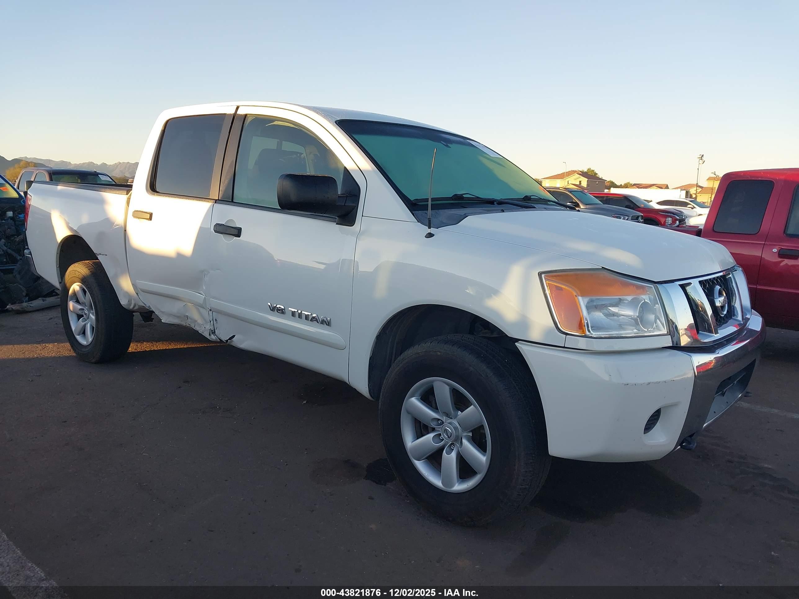 NISSAN TITAN image 6