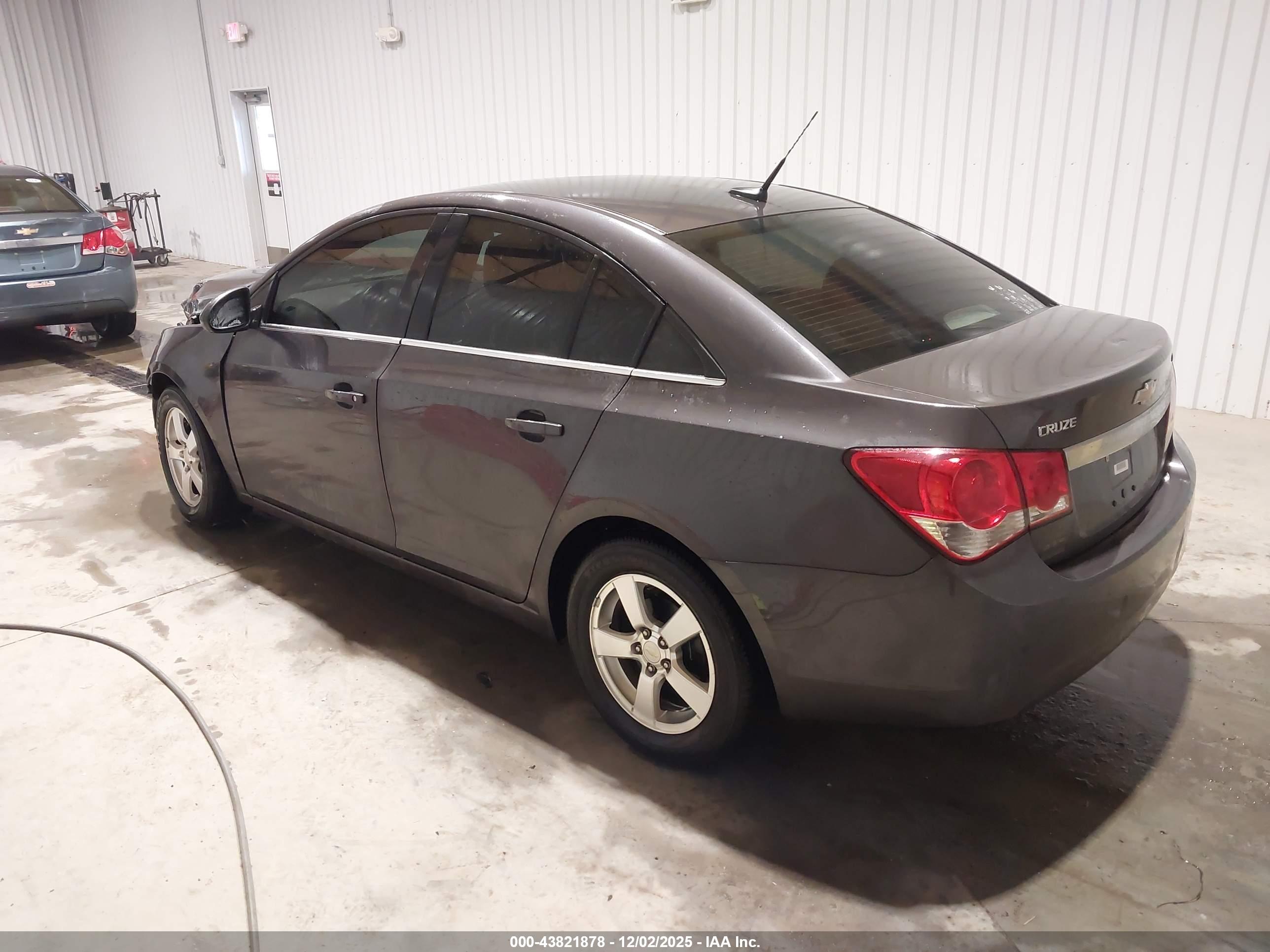 CHEVROLET CRUZE image 3