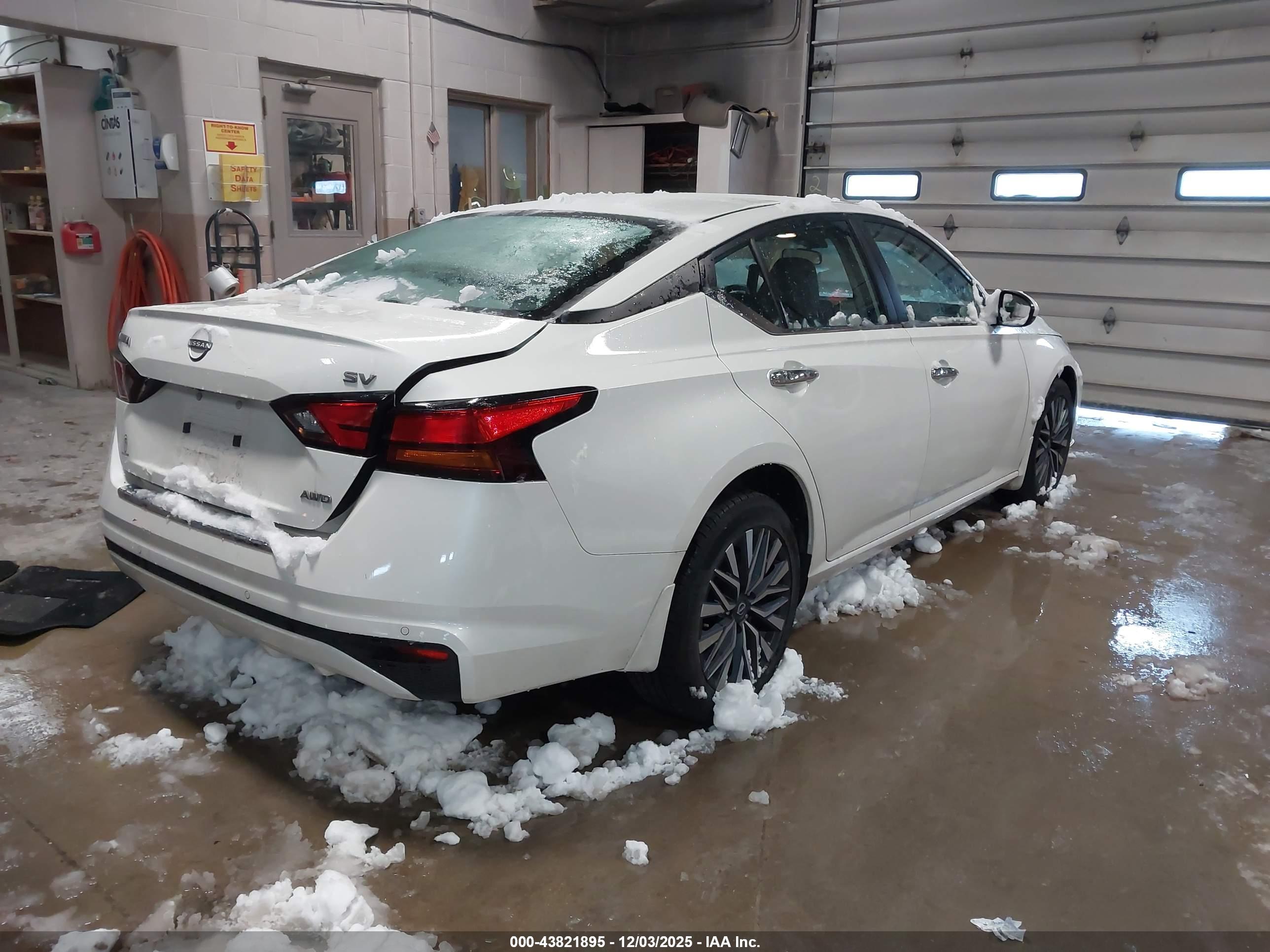NISSAN ALTIMA image 4