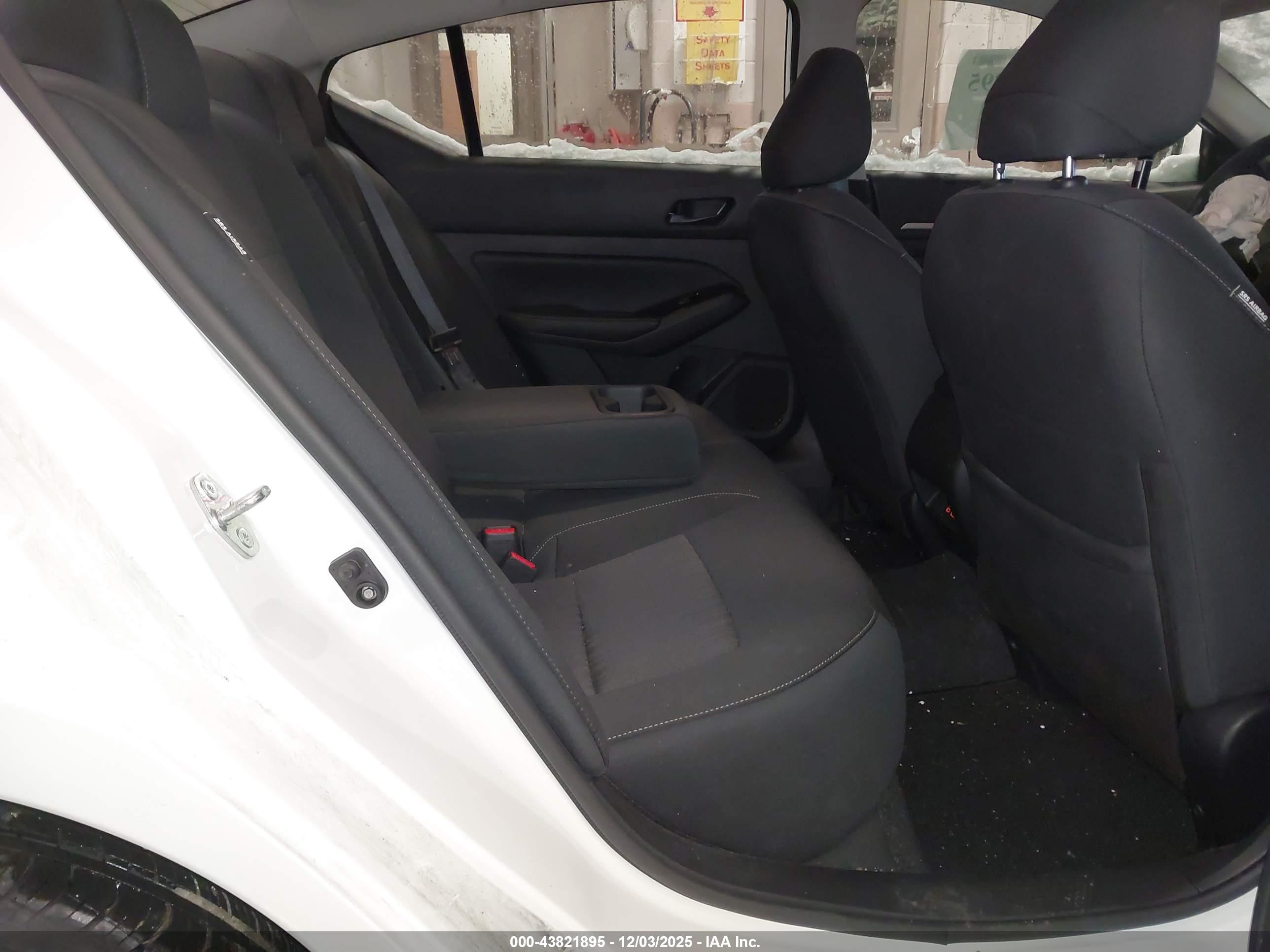 NISSAN ALTIMA image 8