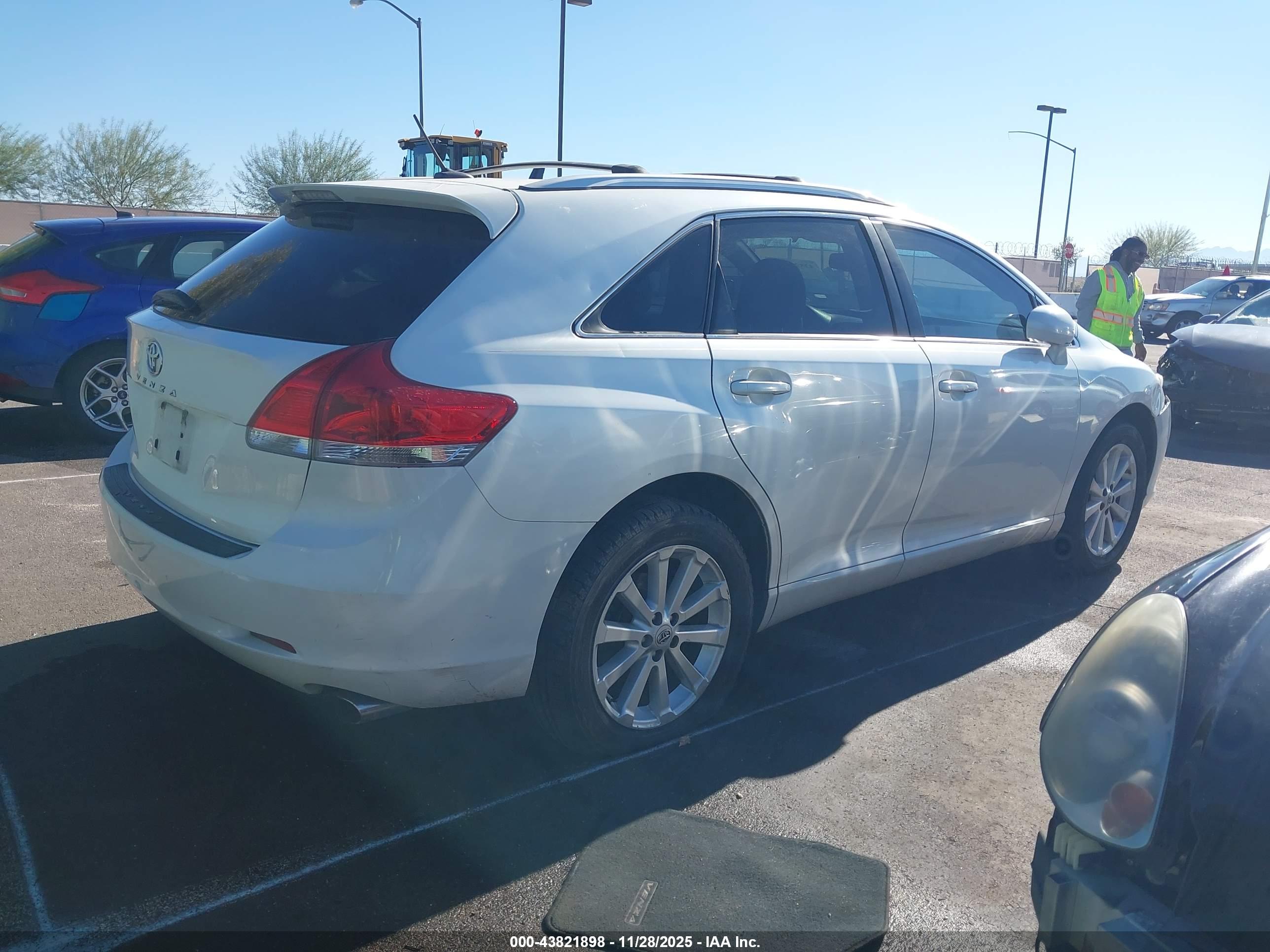 TOYOTA VENZA image 4