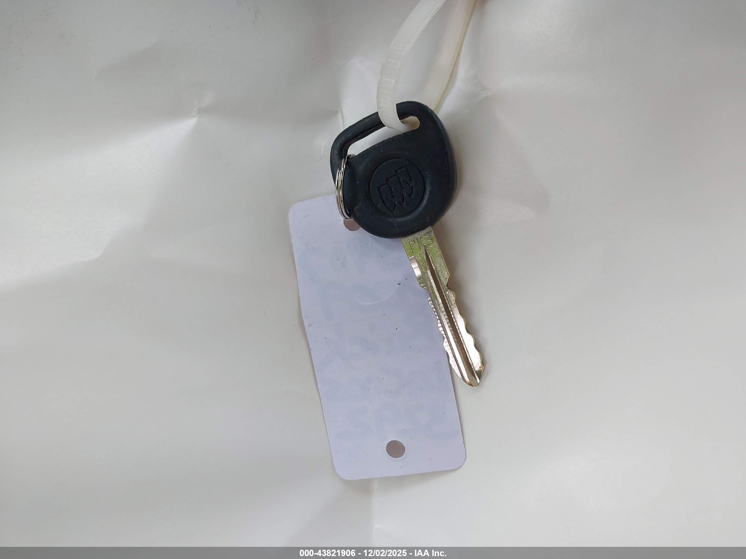 BUICK LACROSSE image 11