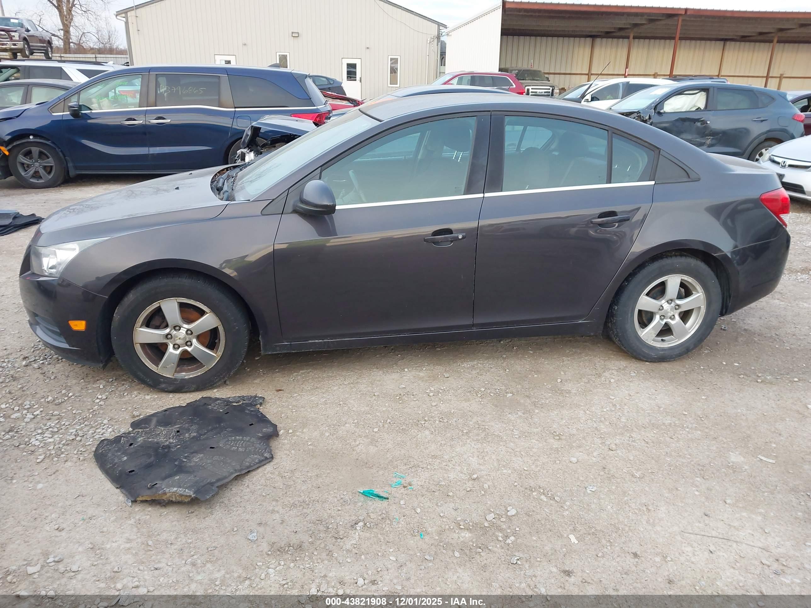 CHEVROLET CRUZE image 2