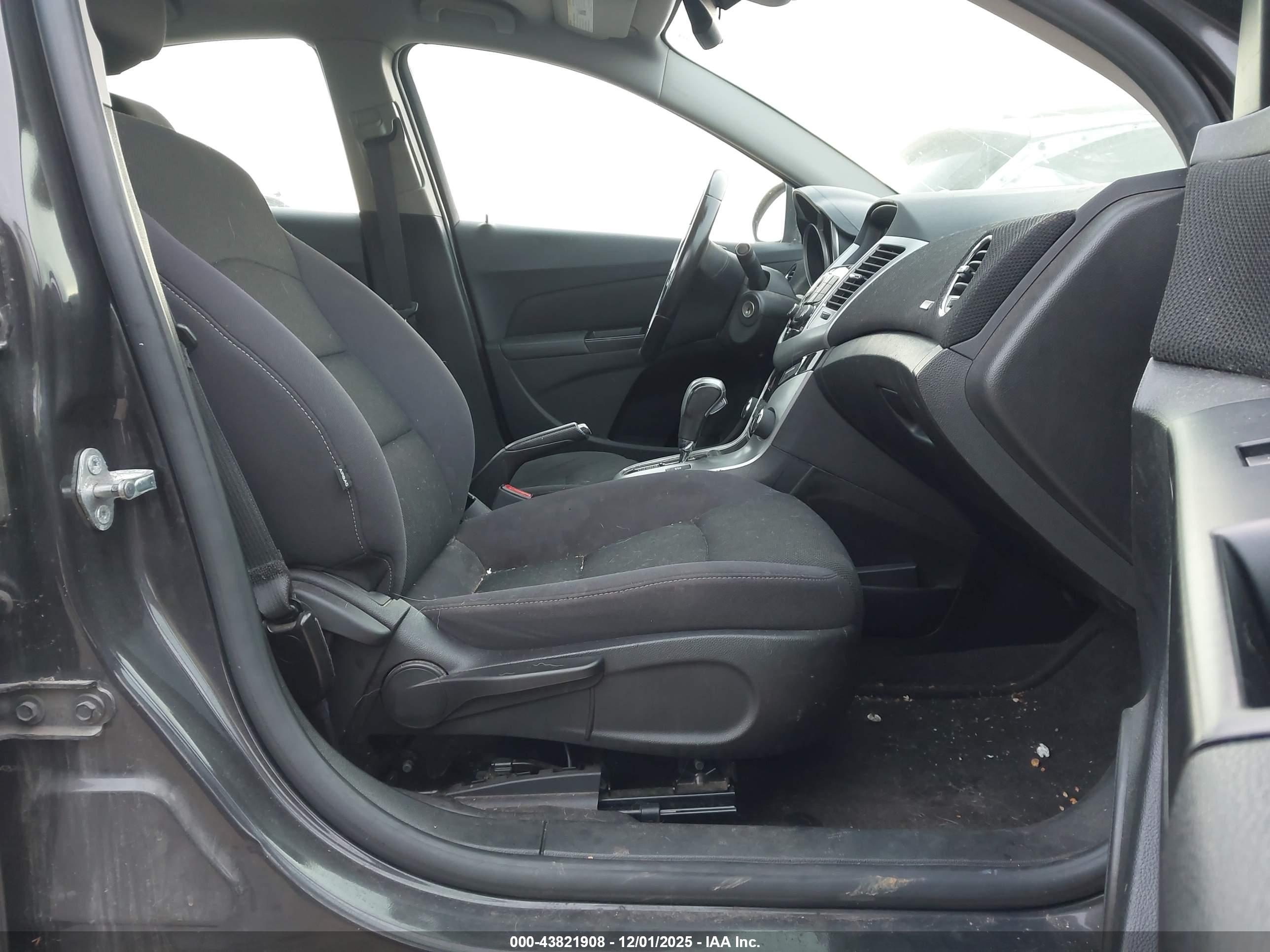 CHEVROLET CRUZE image 5