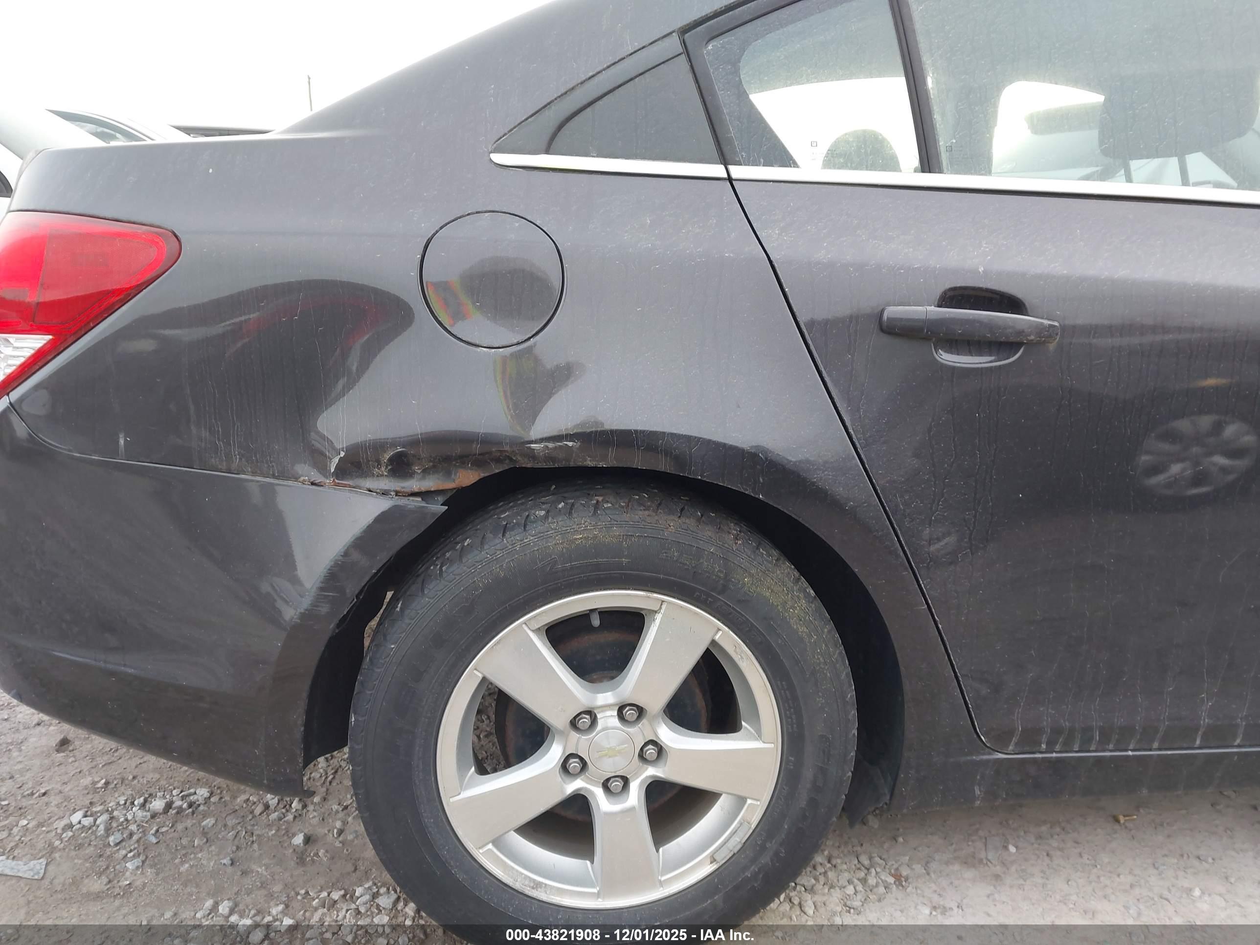 CHEVROLET CRUZE image 6