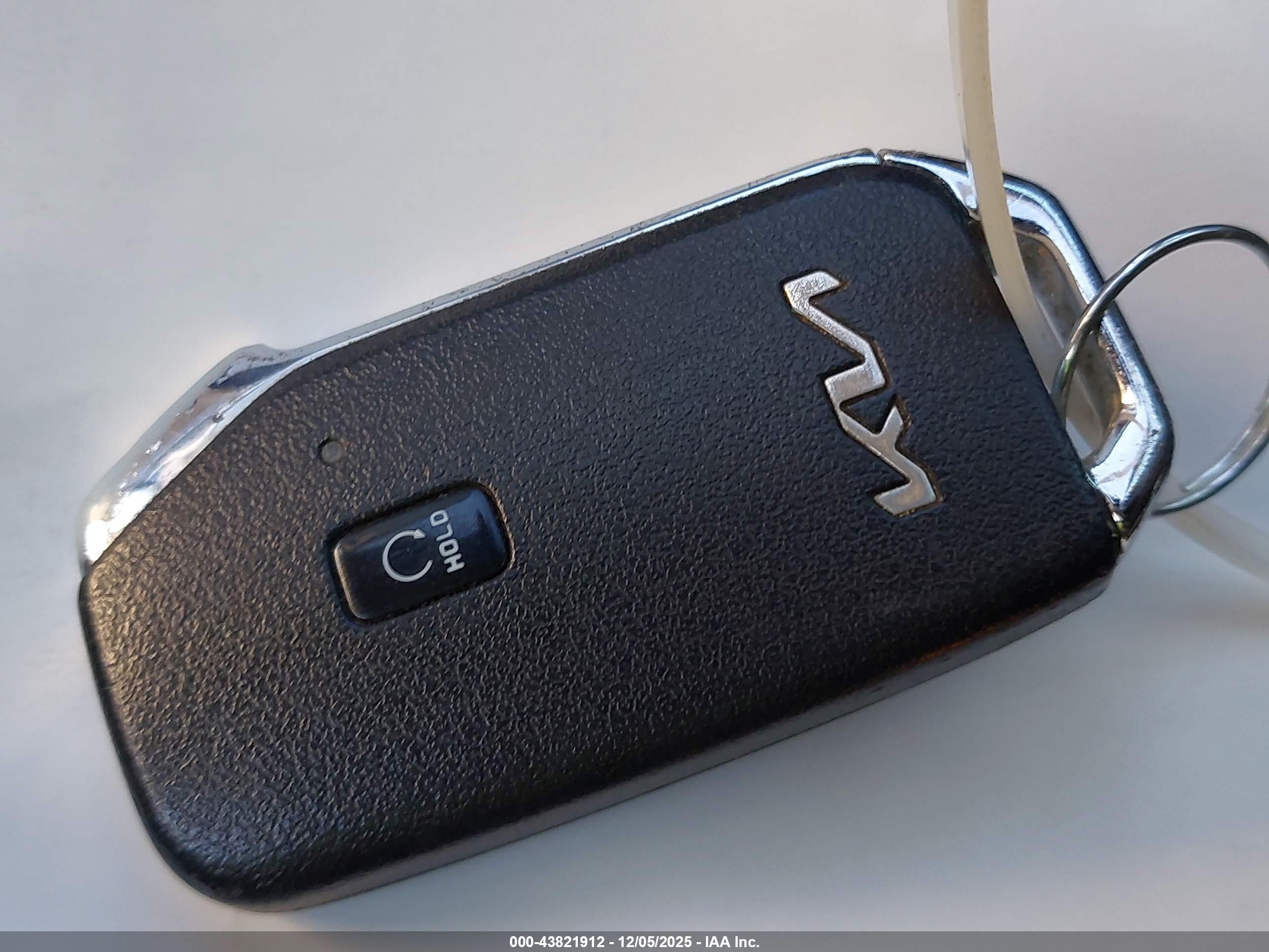 KIA K5 image 11