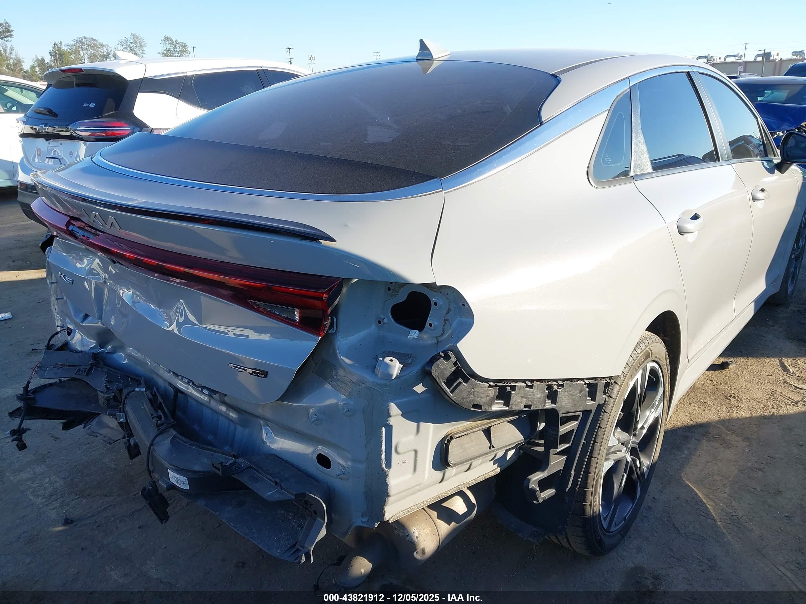KIA K5 image 6