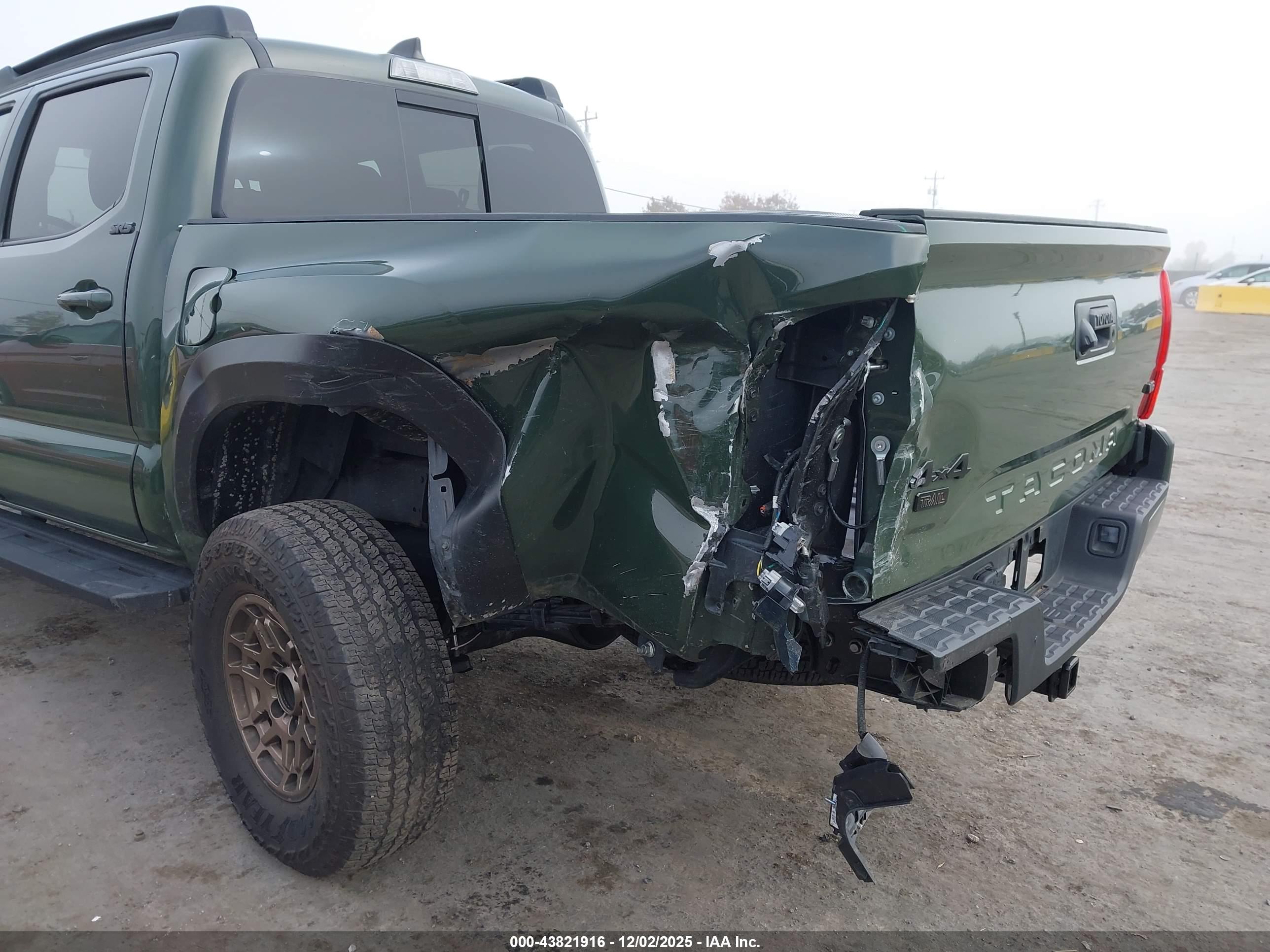 TOYOTA TACOMA image 6
