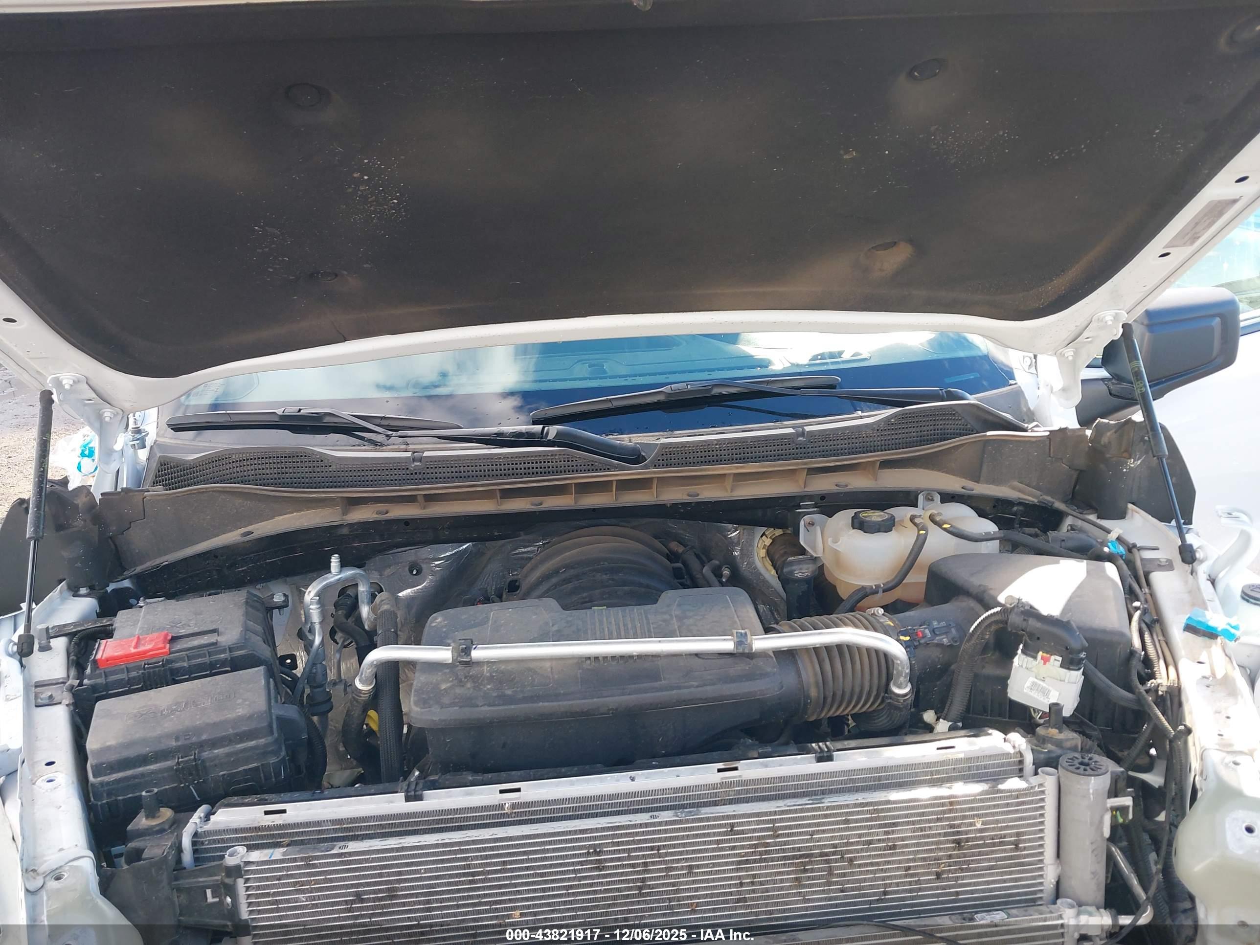 CHEVROLET SILVERADO image 10