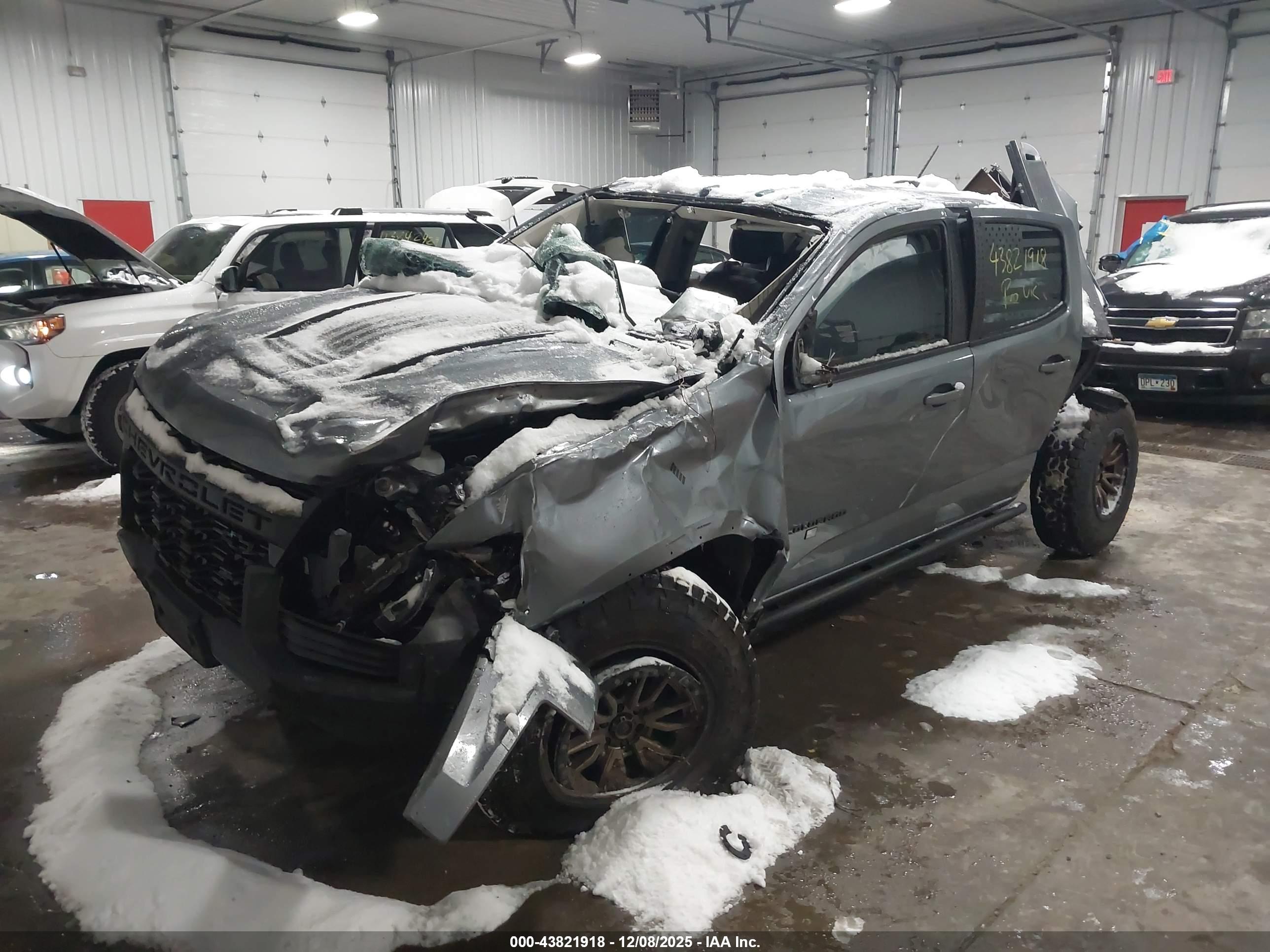 CHEVROLET COLORADO image 2