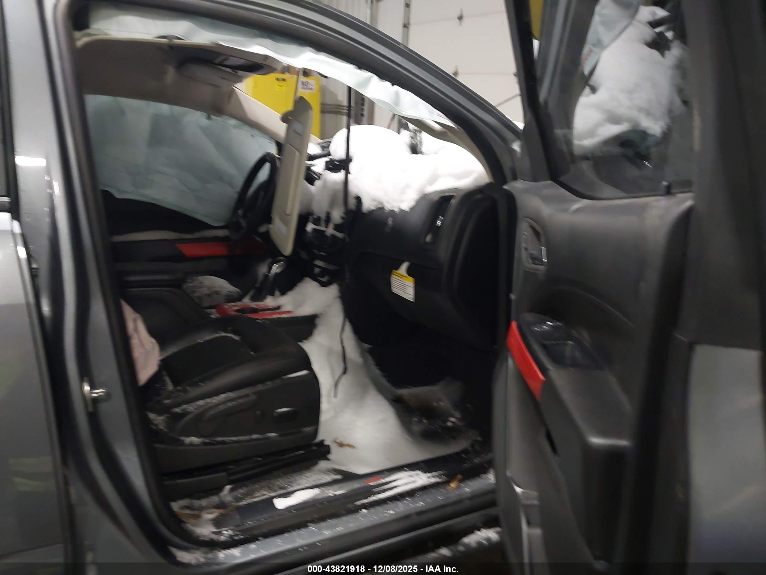CHEVROLET COLORADO image 5