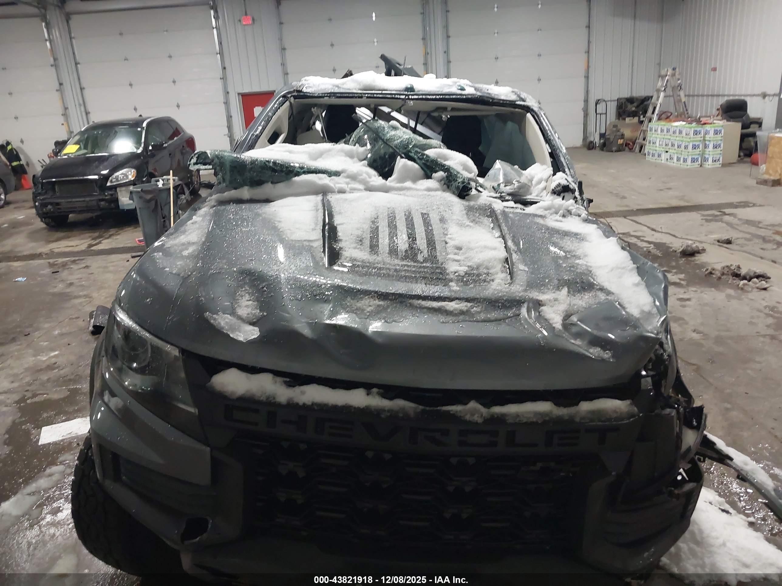 CHEVROLET COLORADO image 6