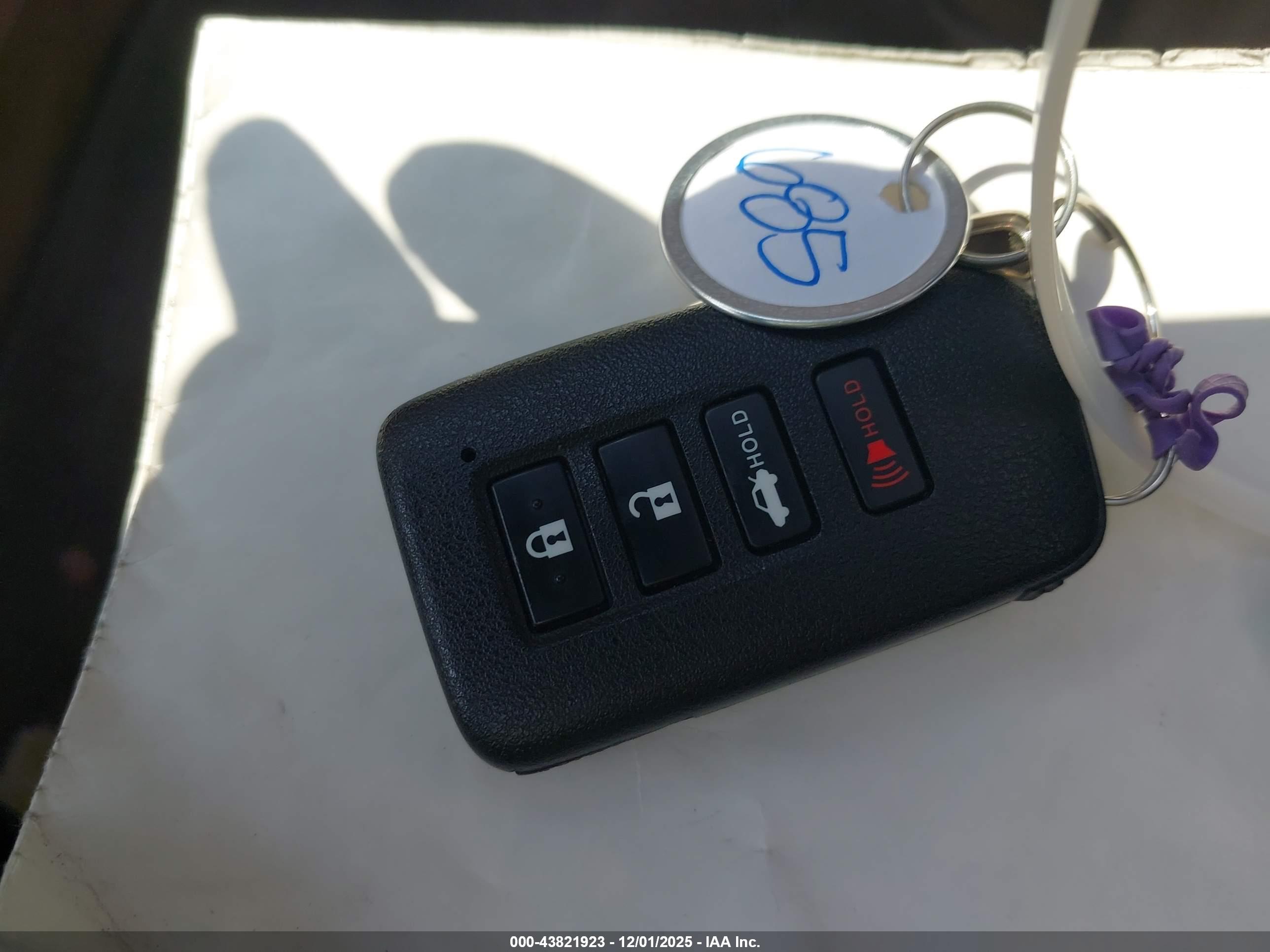 LEXUS ES image 11