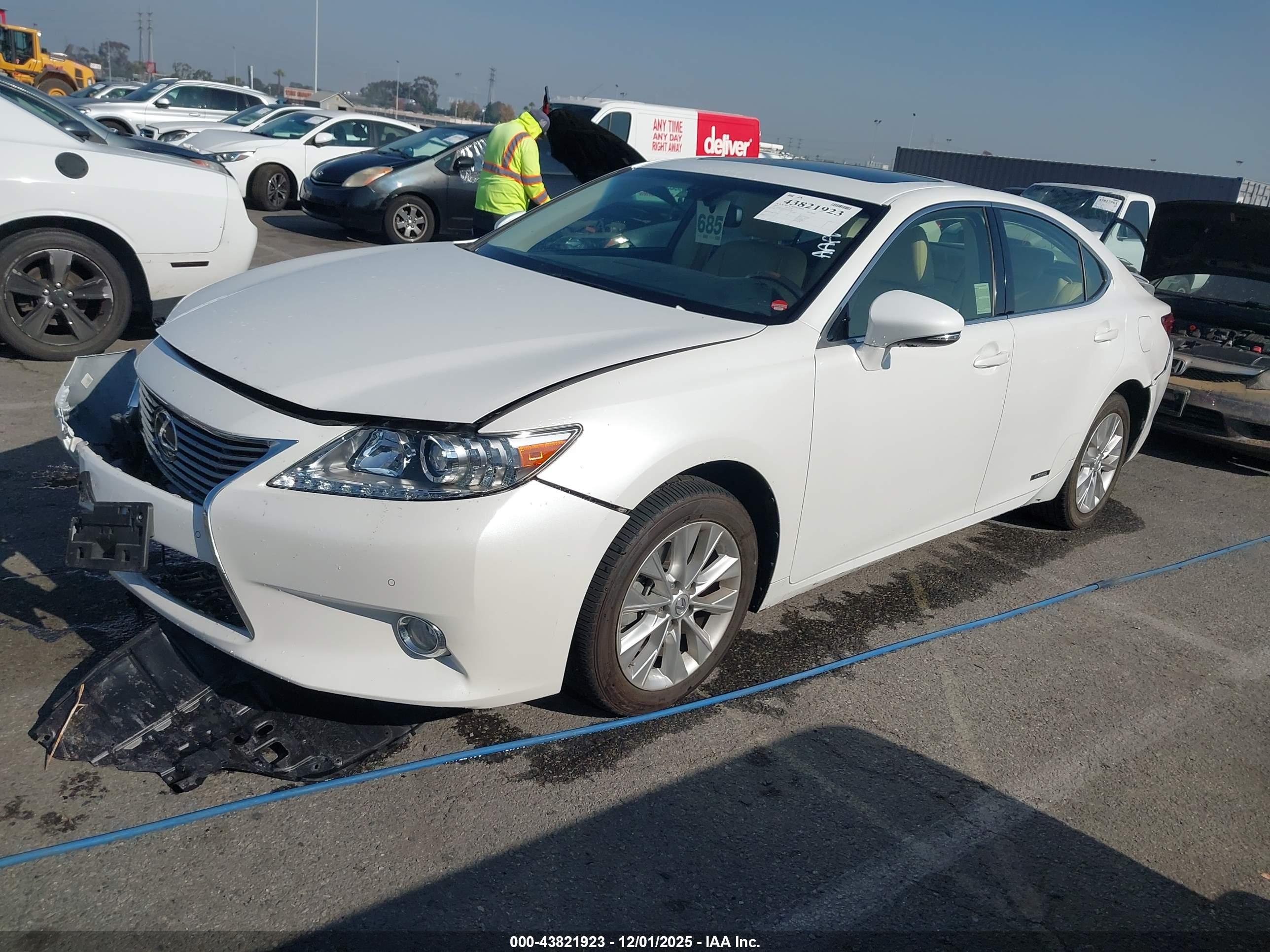 LEXUS ES image 2