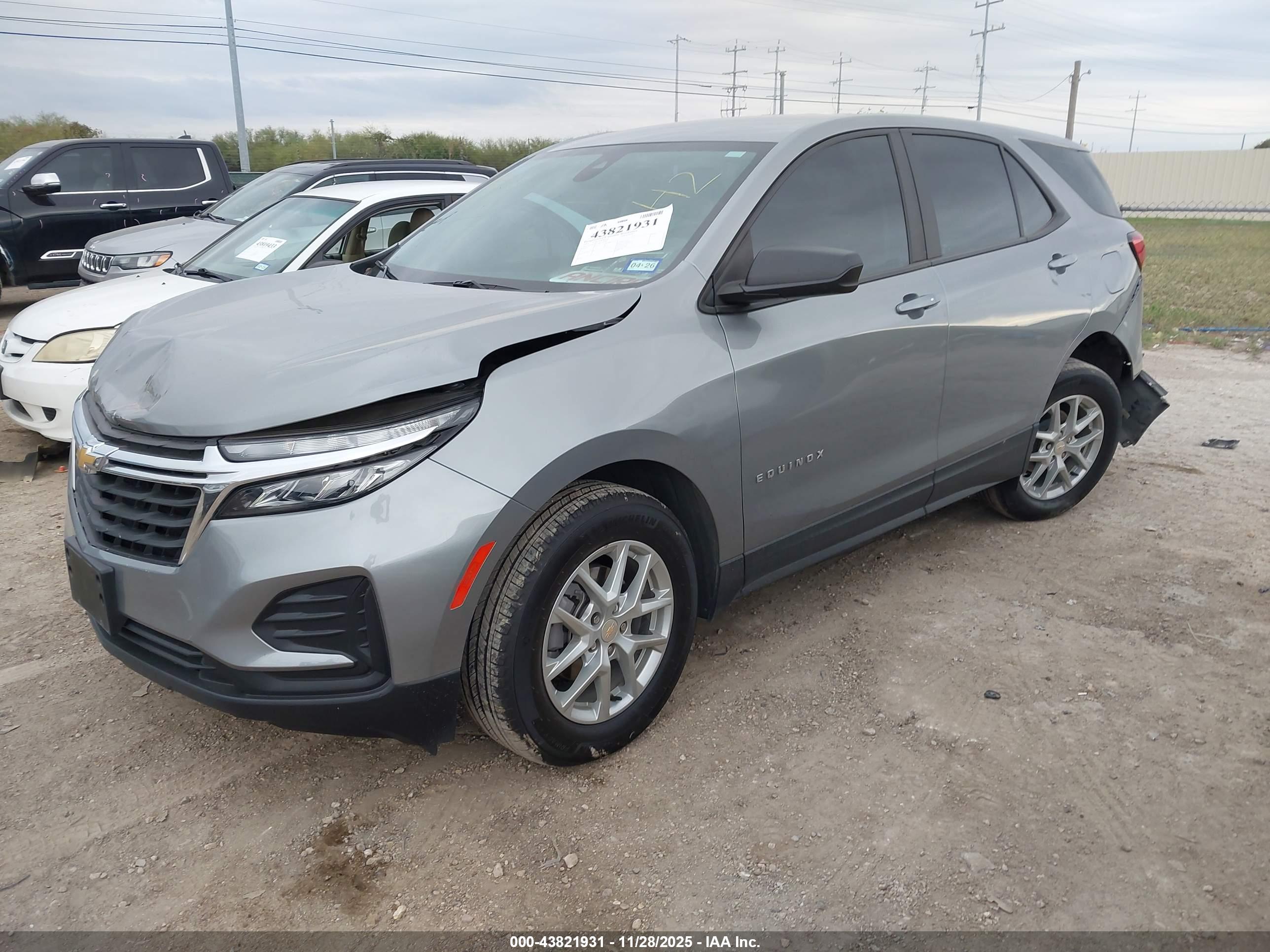 CHEVROLET EQUINOX image 2