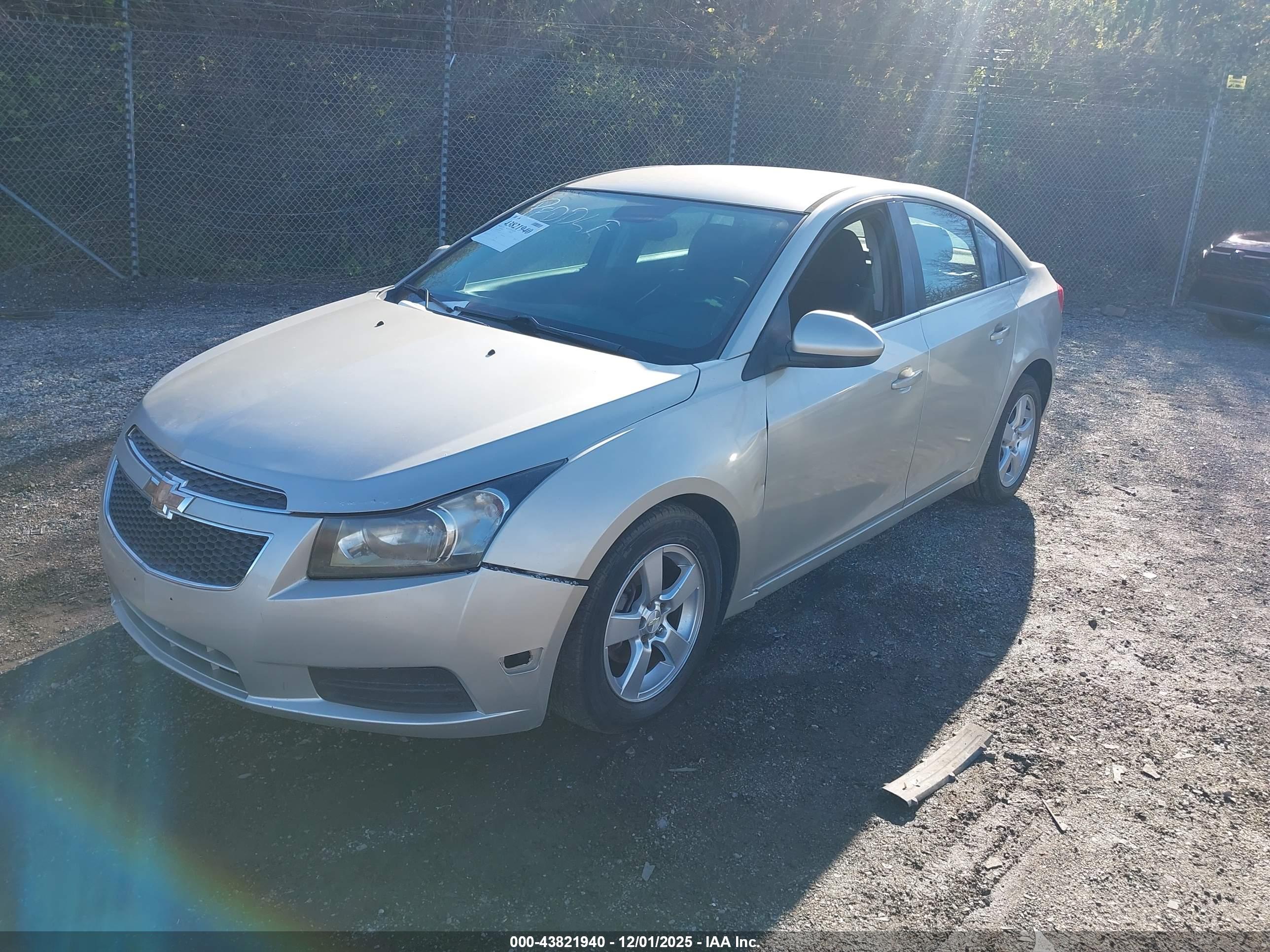 CHEVROLET CRUZE image 2