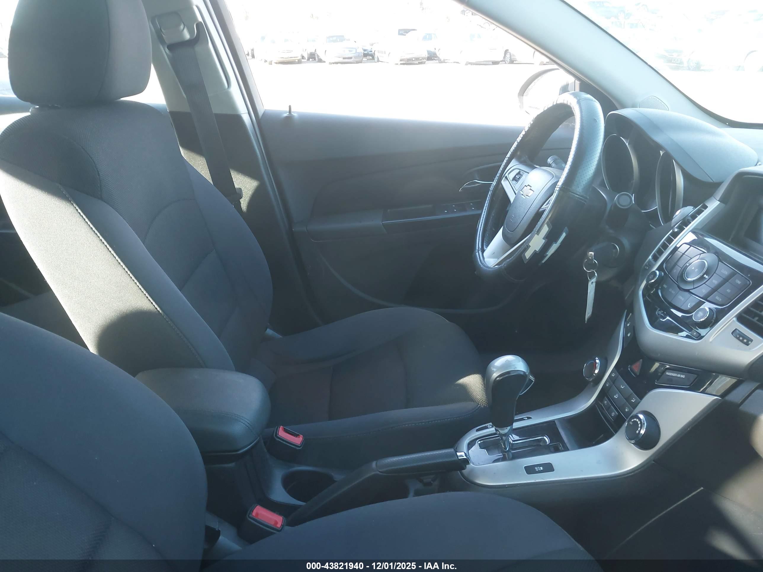 CHEVROLET CRUZE image 5