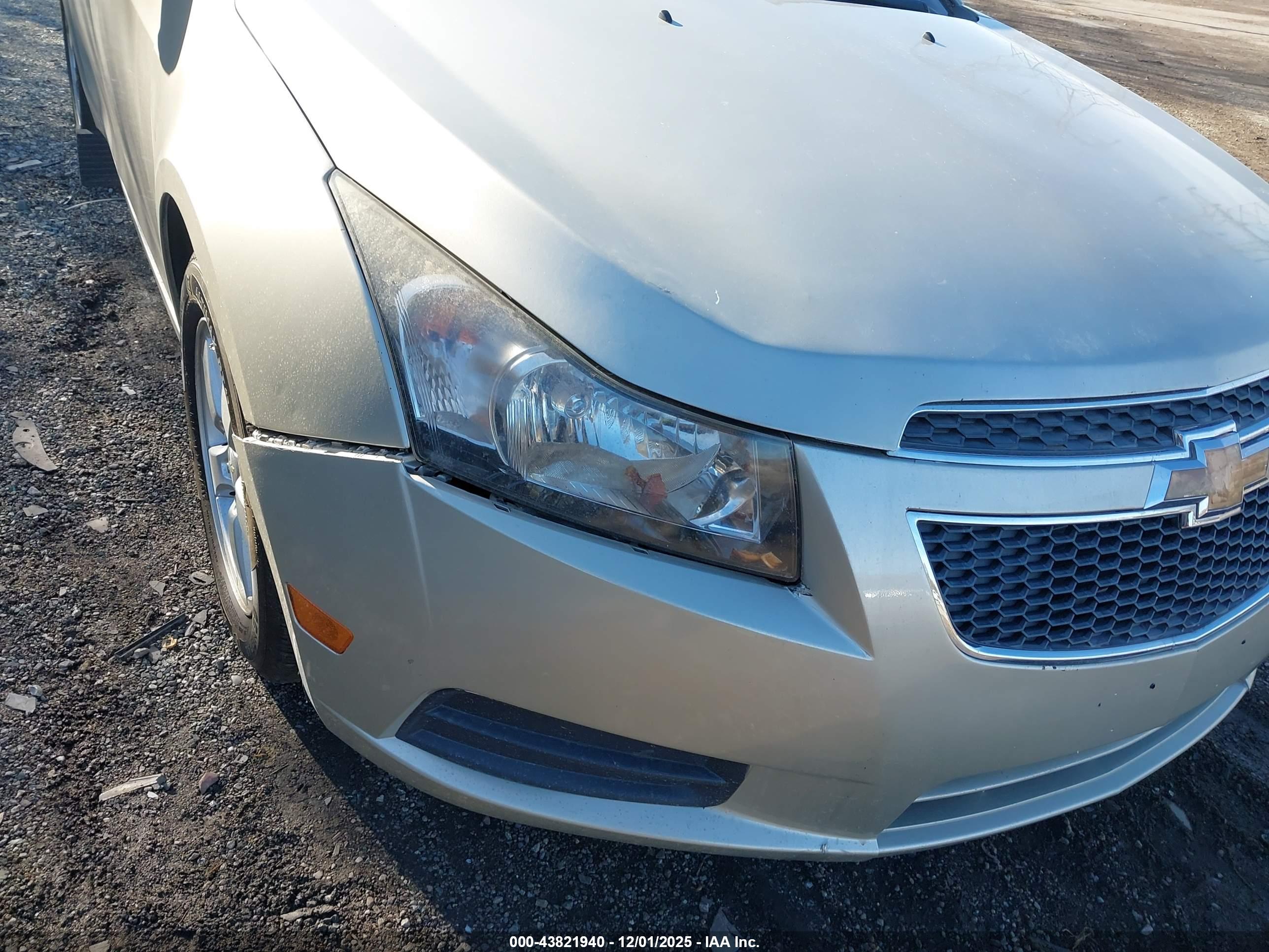 CHEVROLET CRUZE image 6