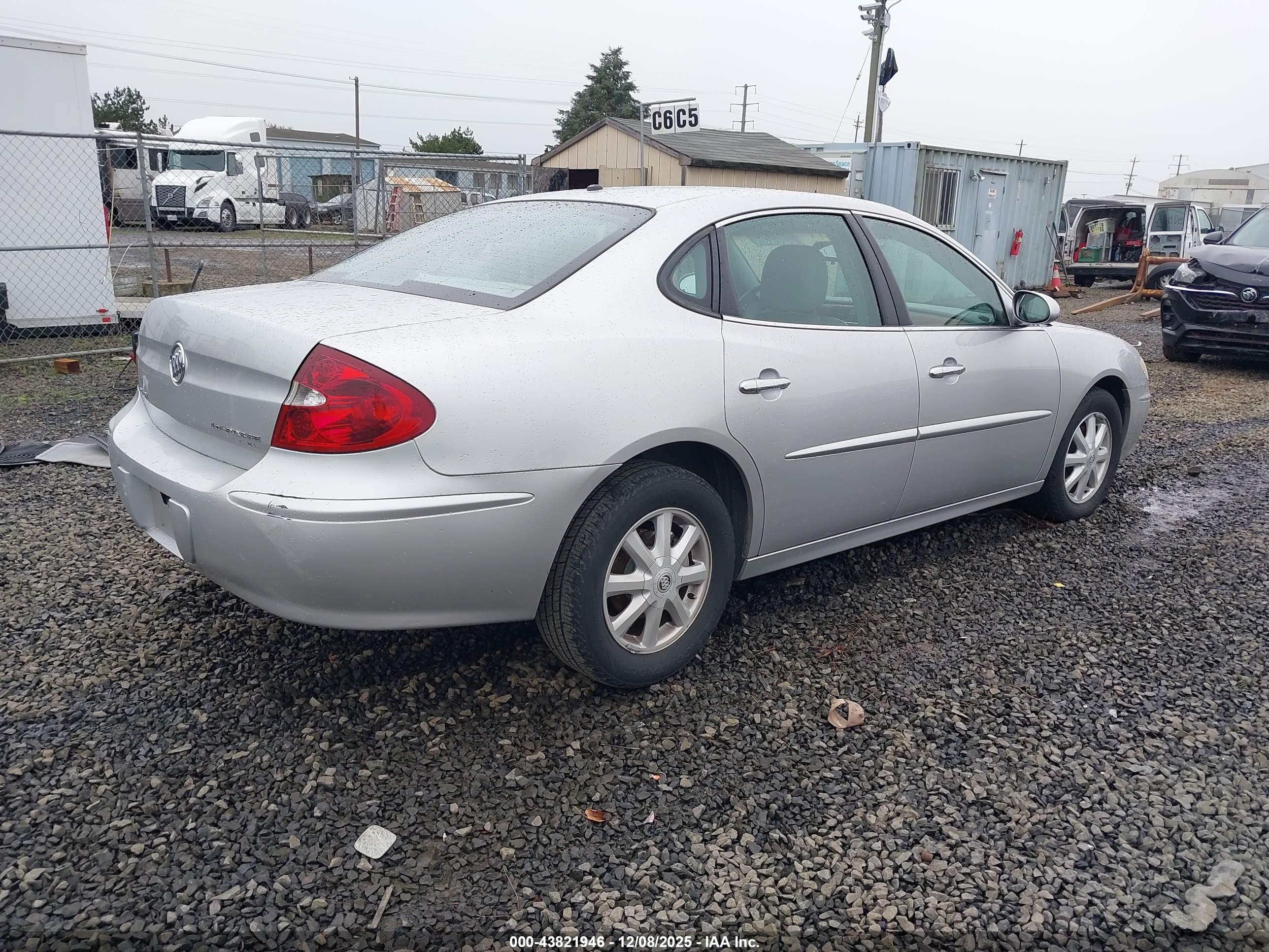 BUICK LACROSSE image 4