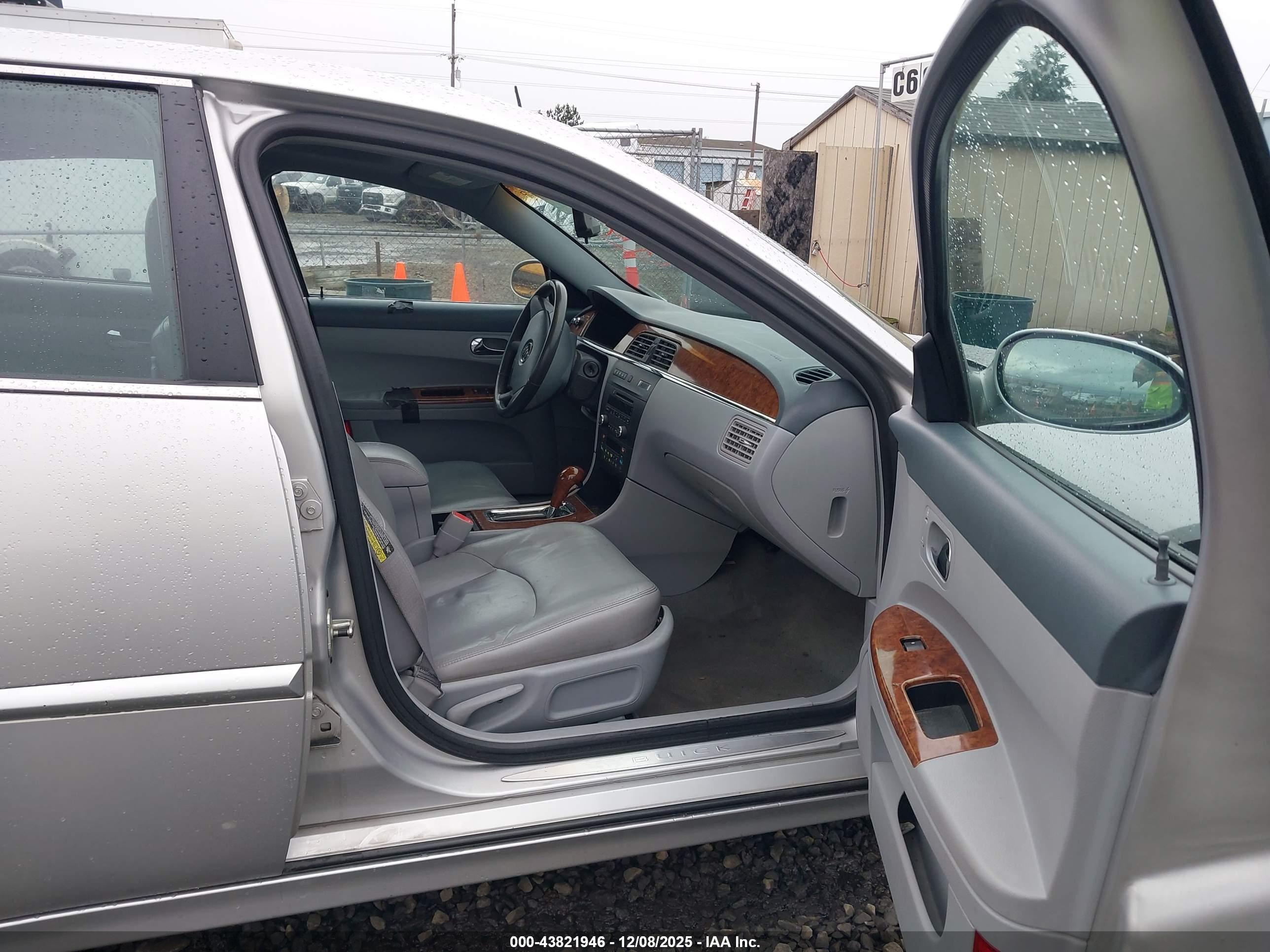 BUICK LACROSSE image 5