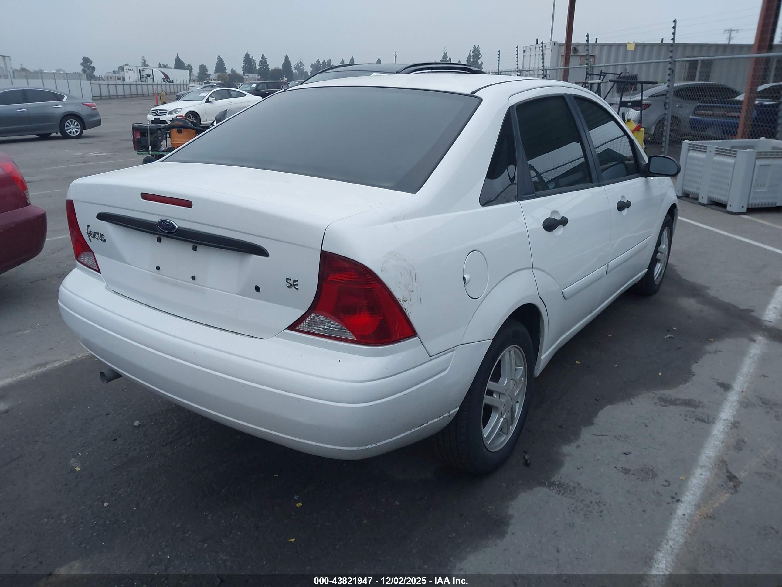 FORD FOCUS image 4