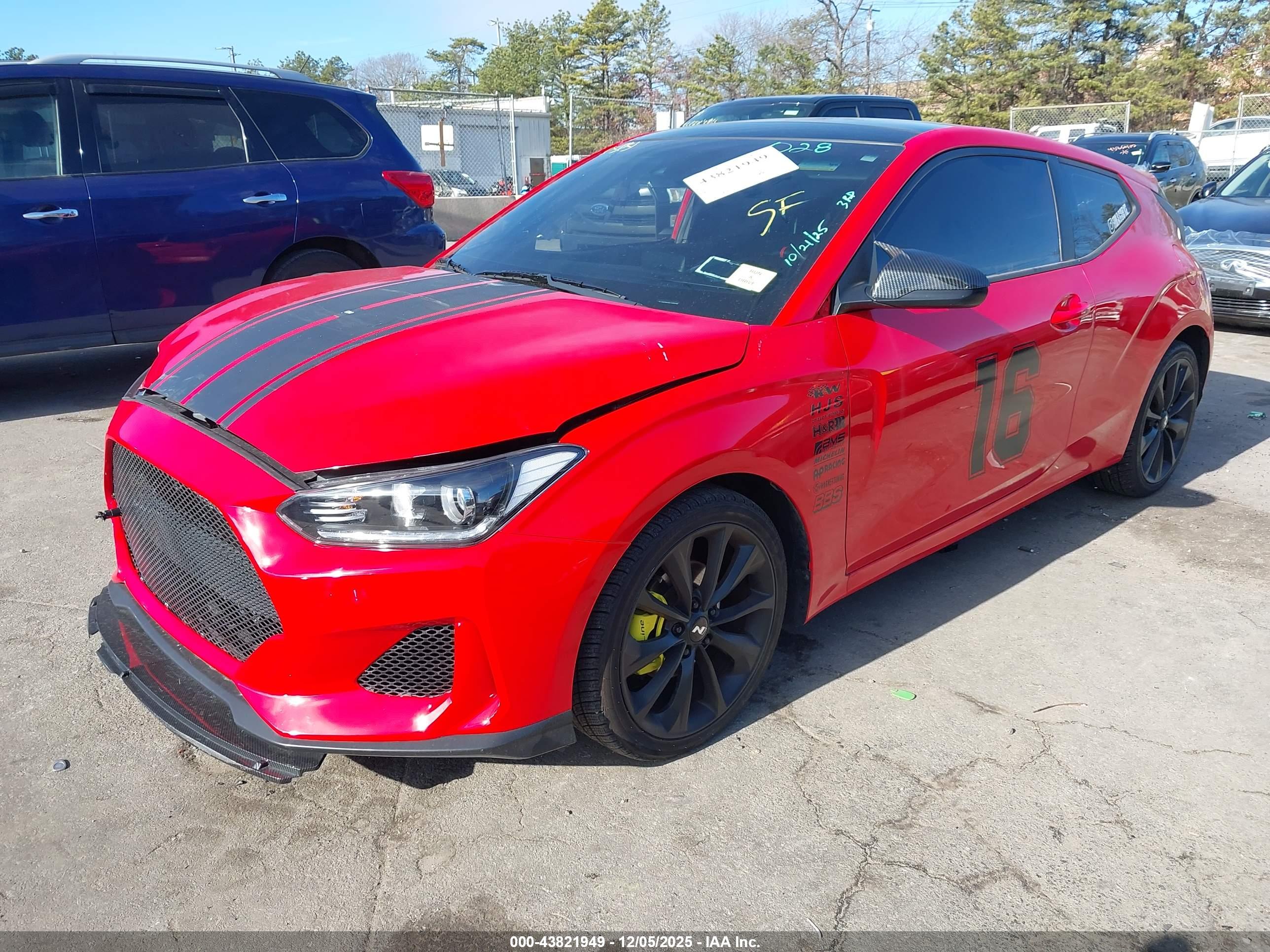 HYUNDAI VELOSTER image 2