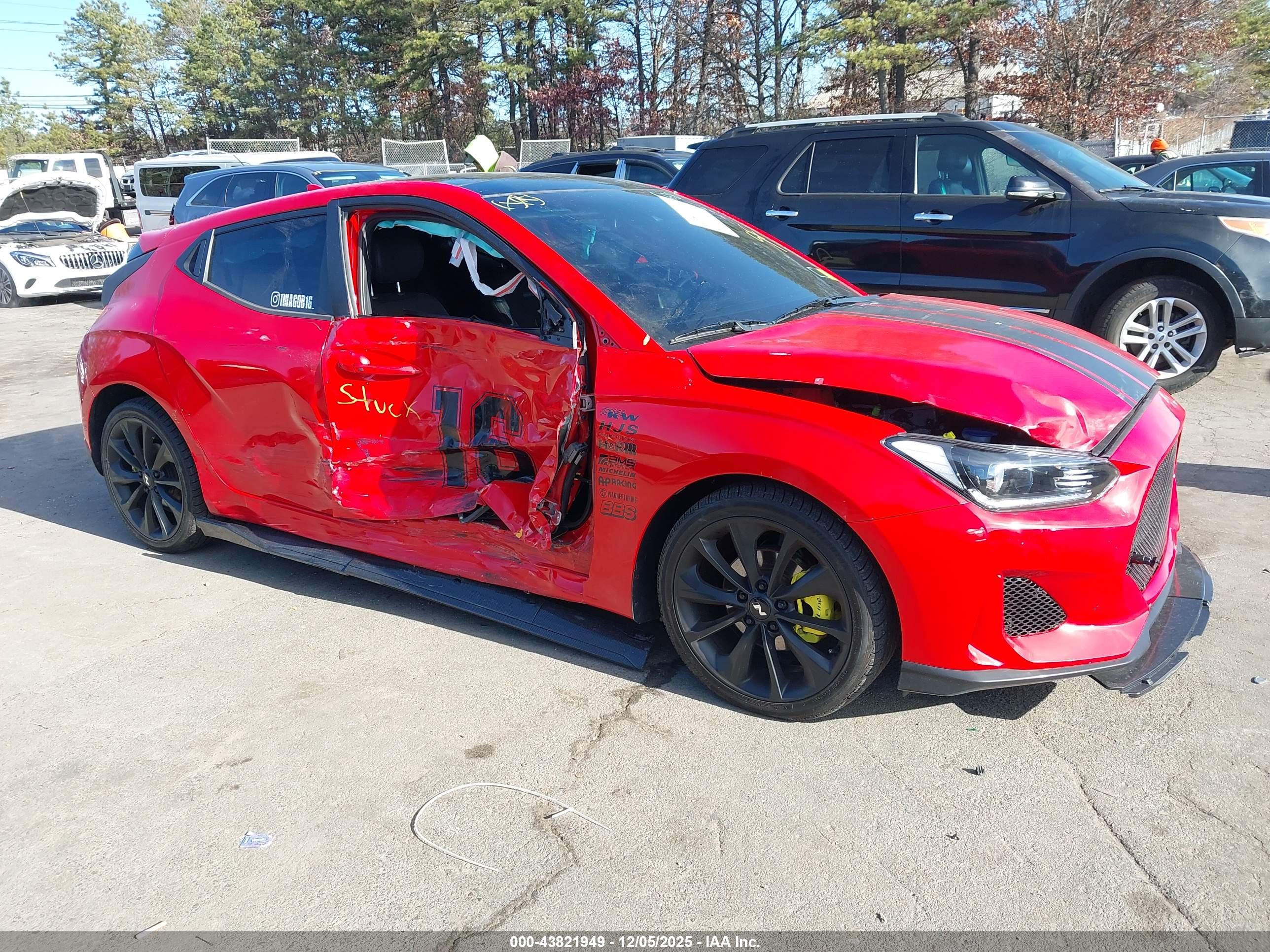 HYUNDAI VELOSTER image 6