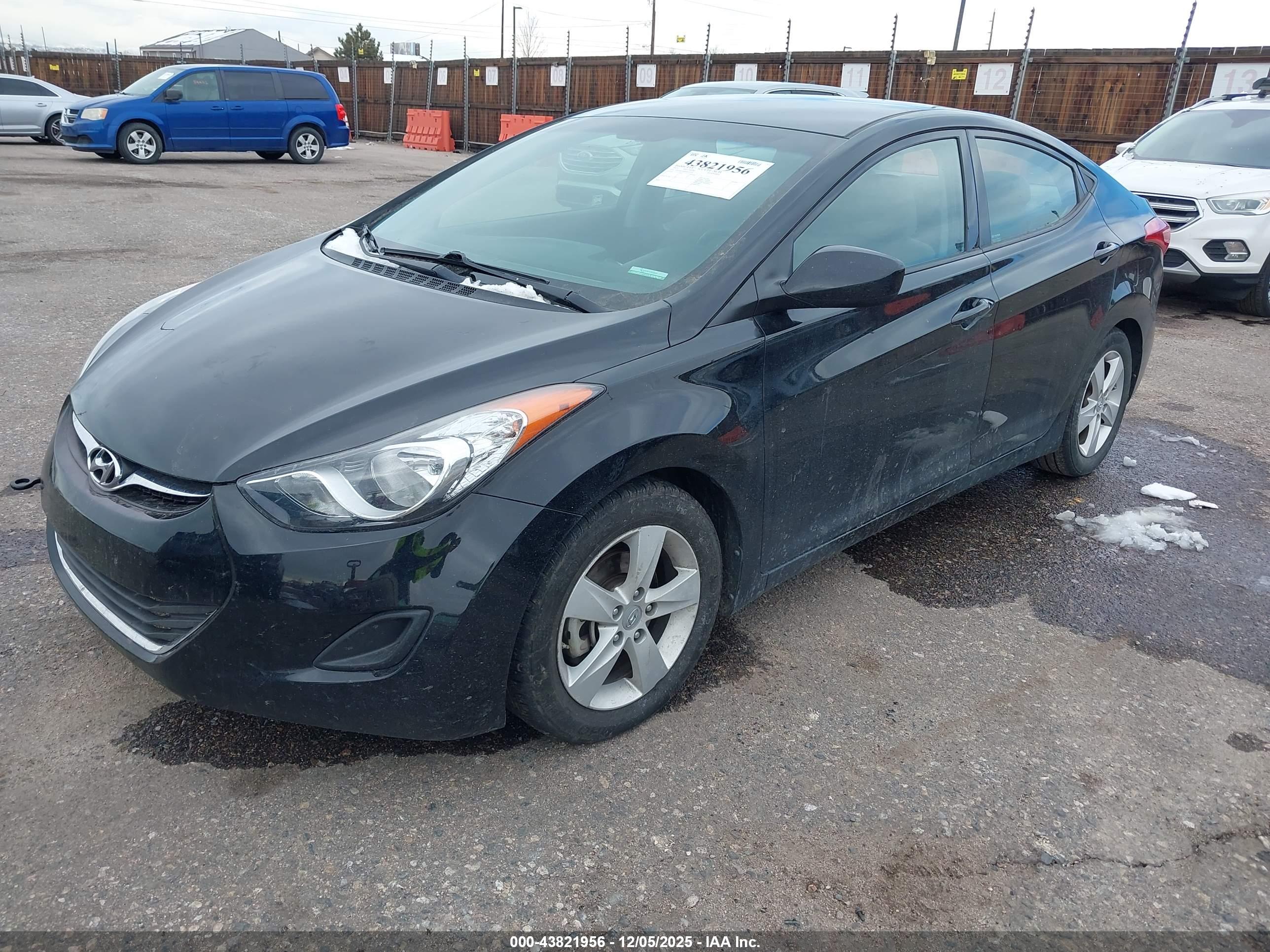 HYUNDAI ELANTRA image 2