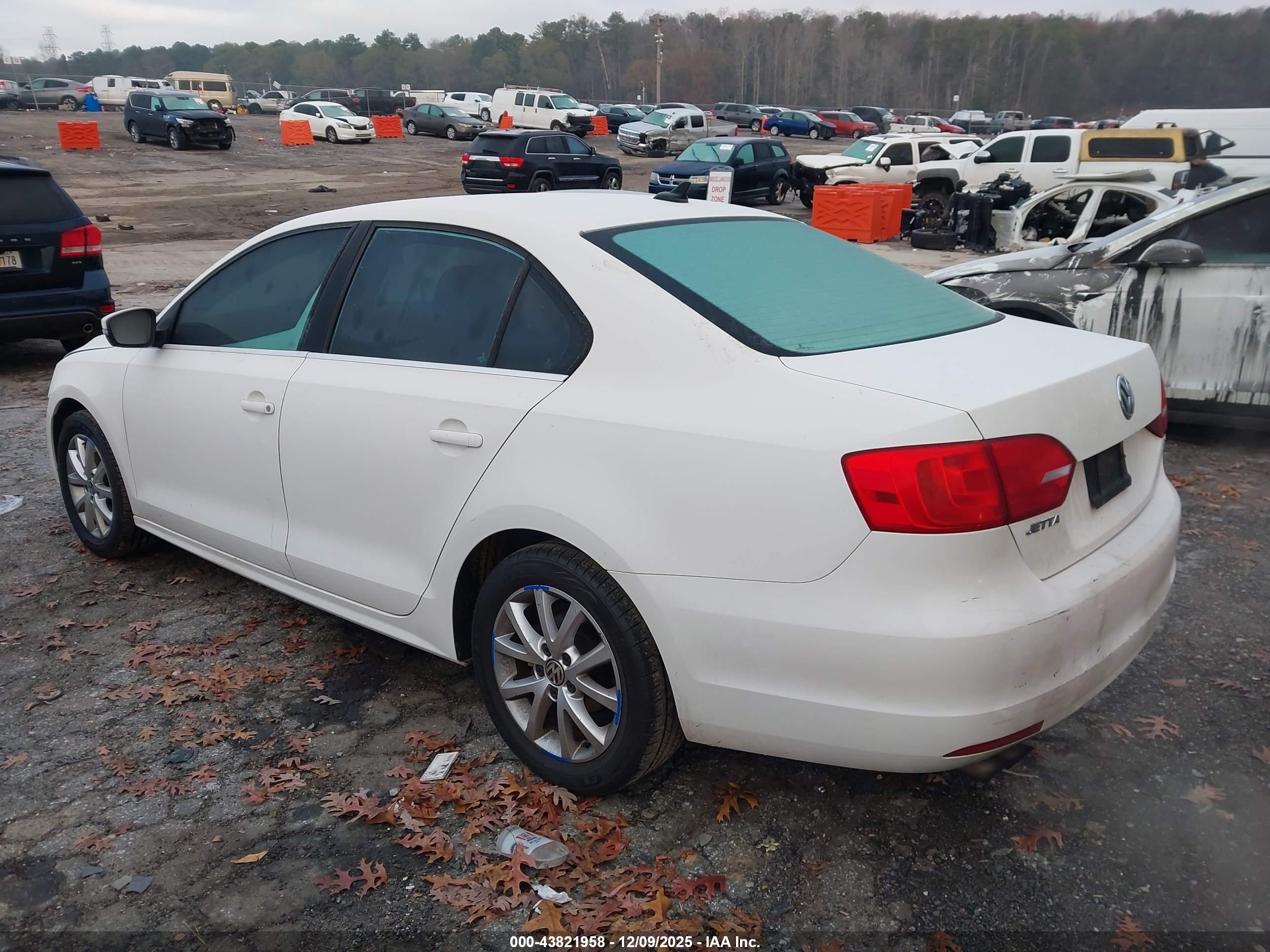 VOLKSWAGEN JETTA image 3
