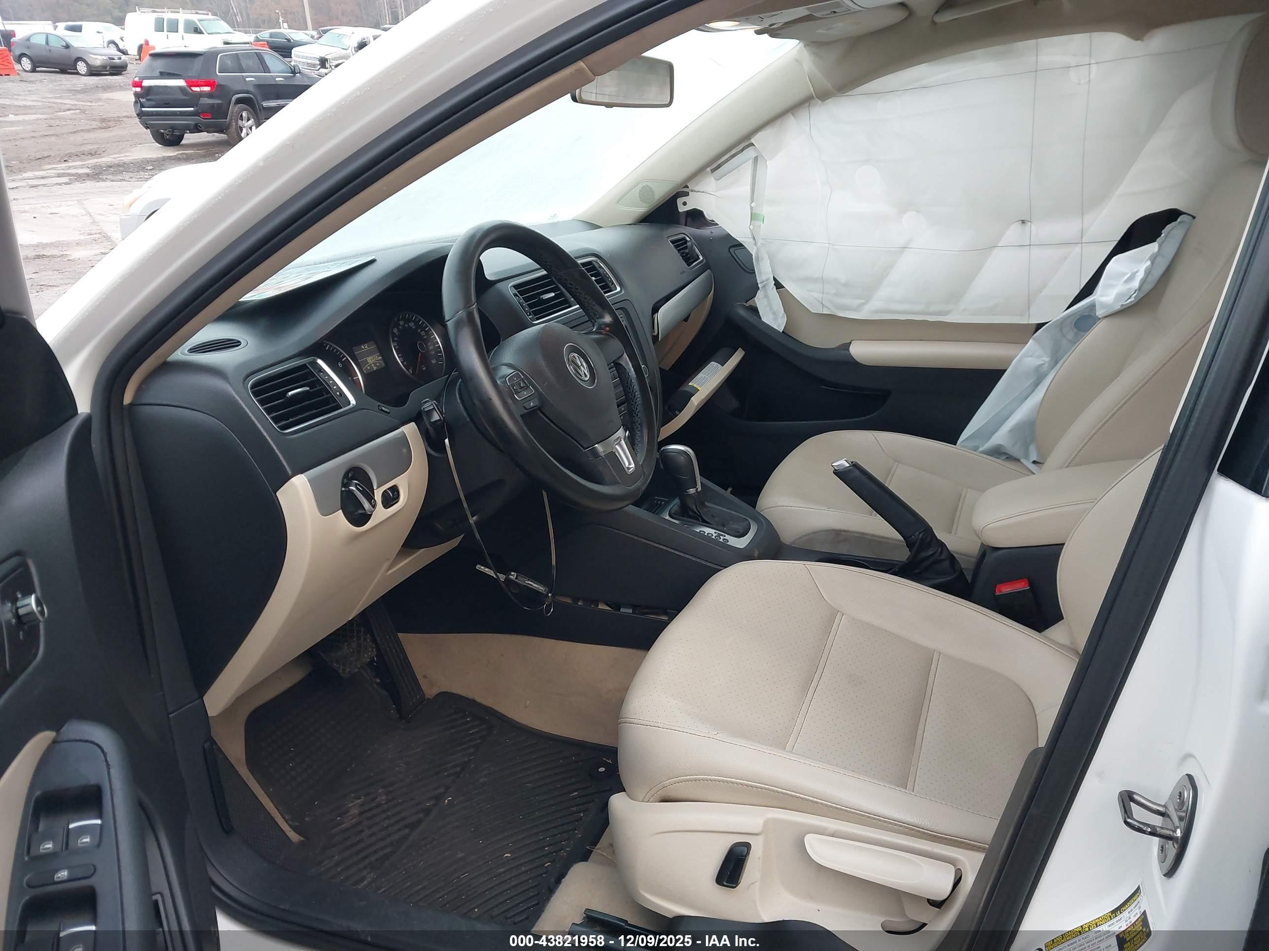 VOLKSWAGEN JETTA image 5